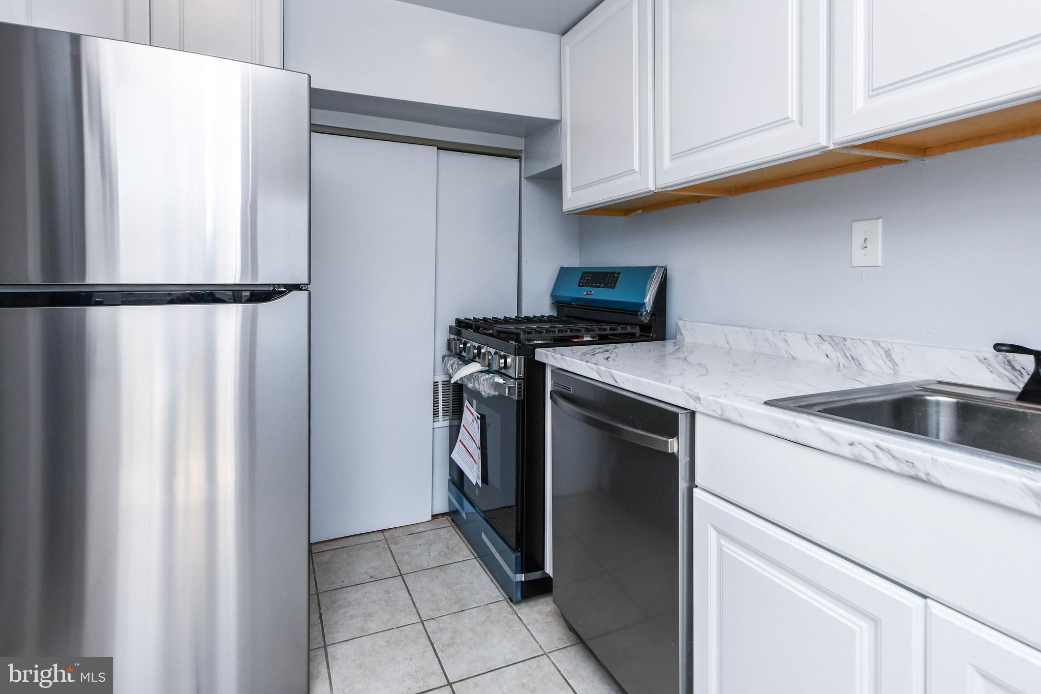 IVERSON MEWS CONDOMINIUM - Residential