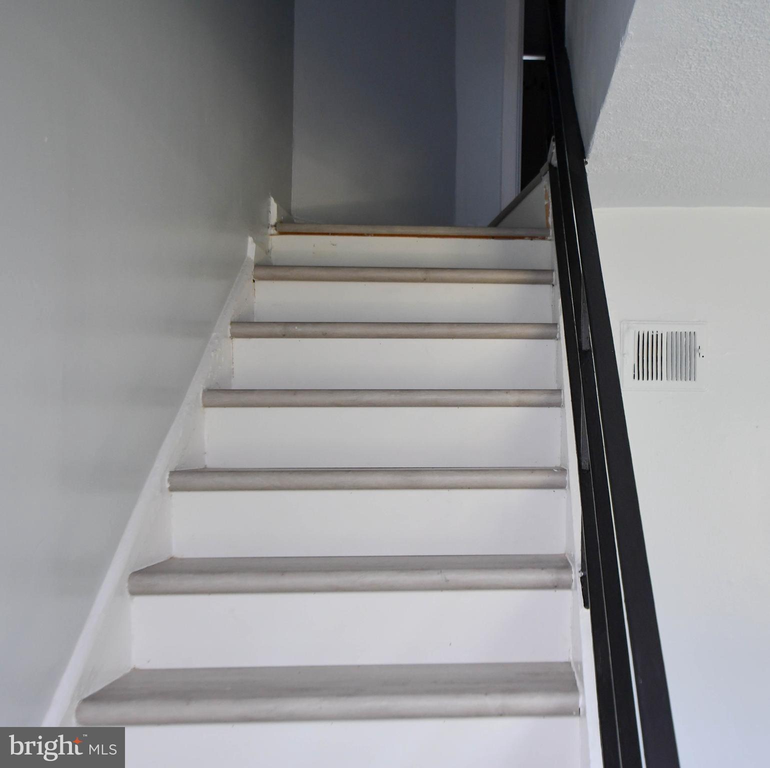 IVERSON MEWS CONDOMINIUM - Residential