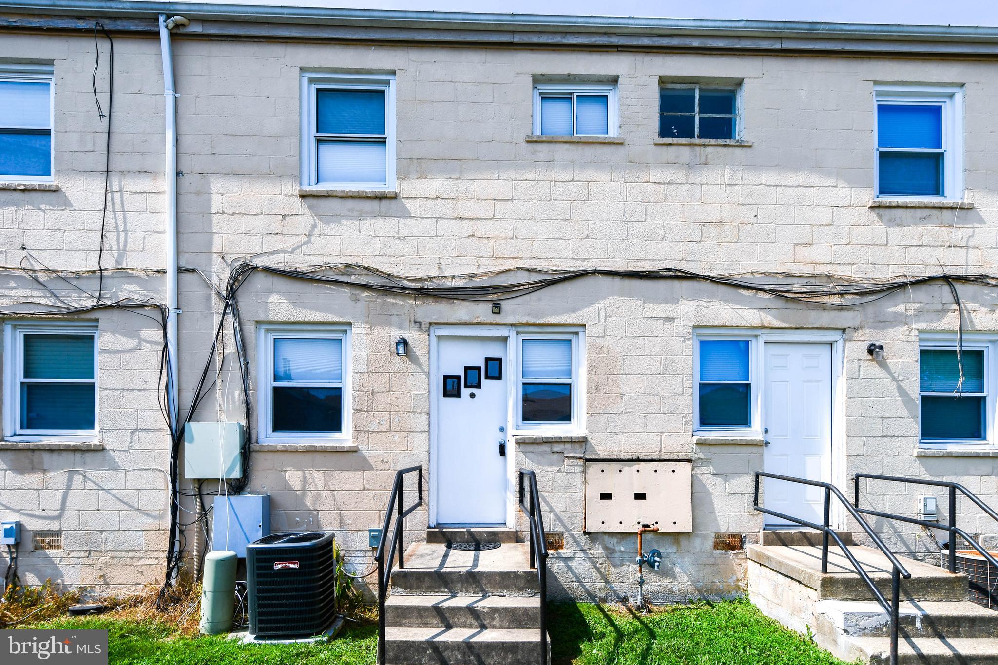 IVERSON MEWS CONDOMINIUM - Residential