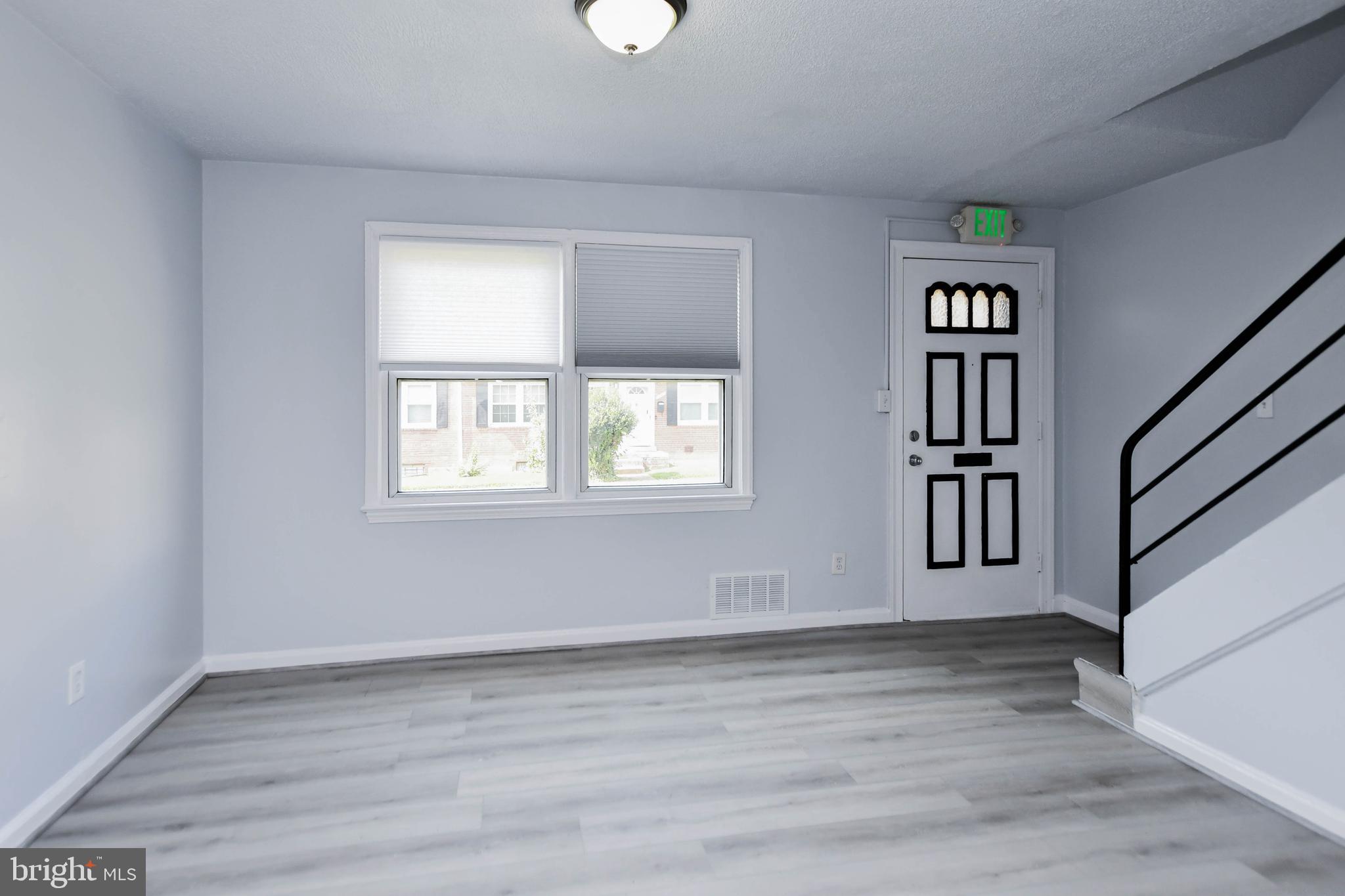 IVERSON MEWS CONDOMINIUM - Residential
