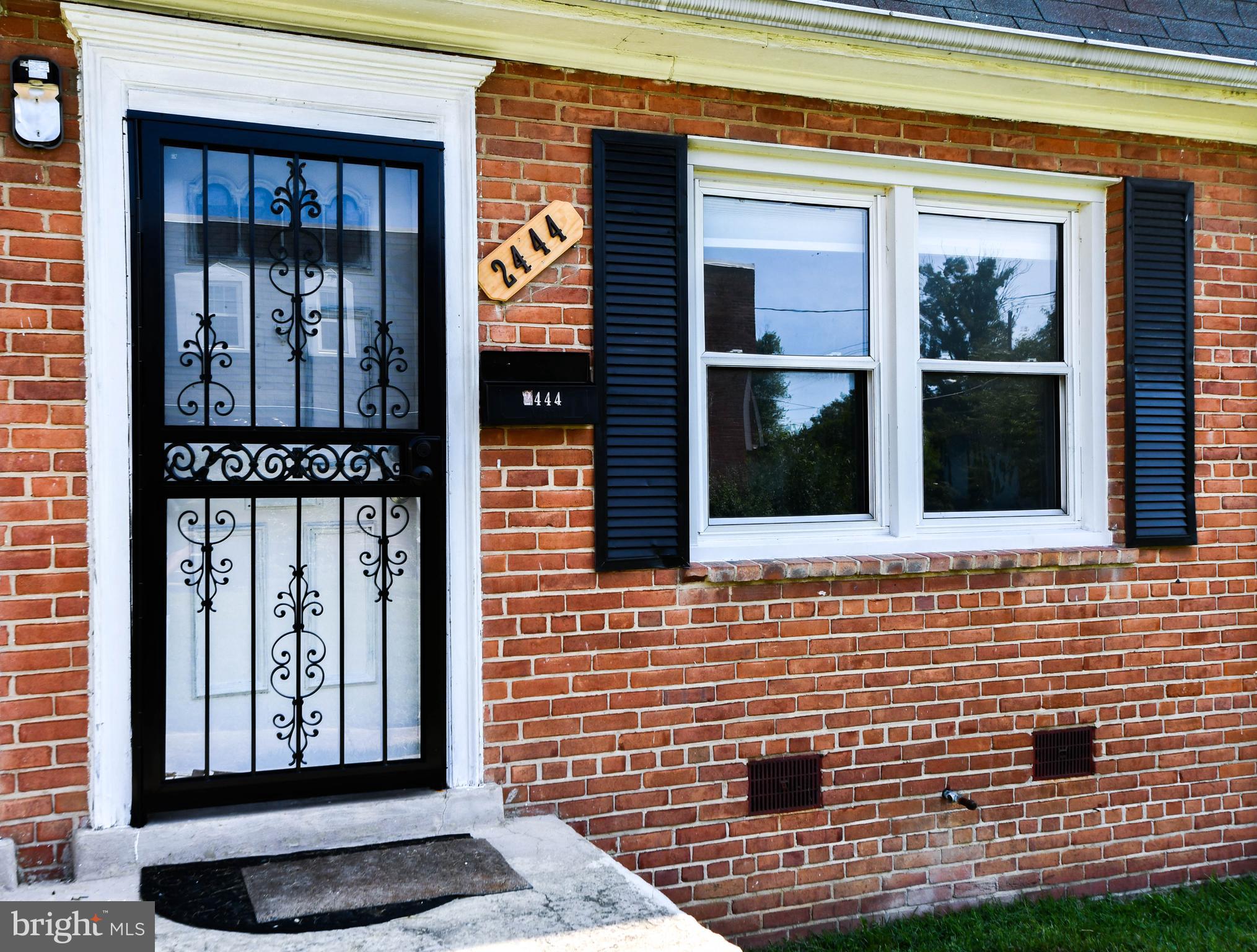 IVERSON MEWS CONDOMINIUM - Residential