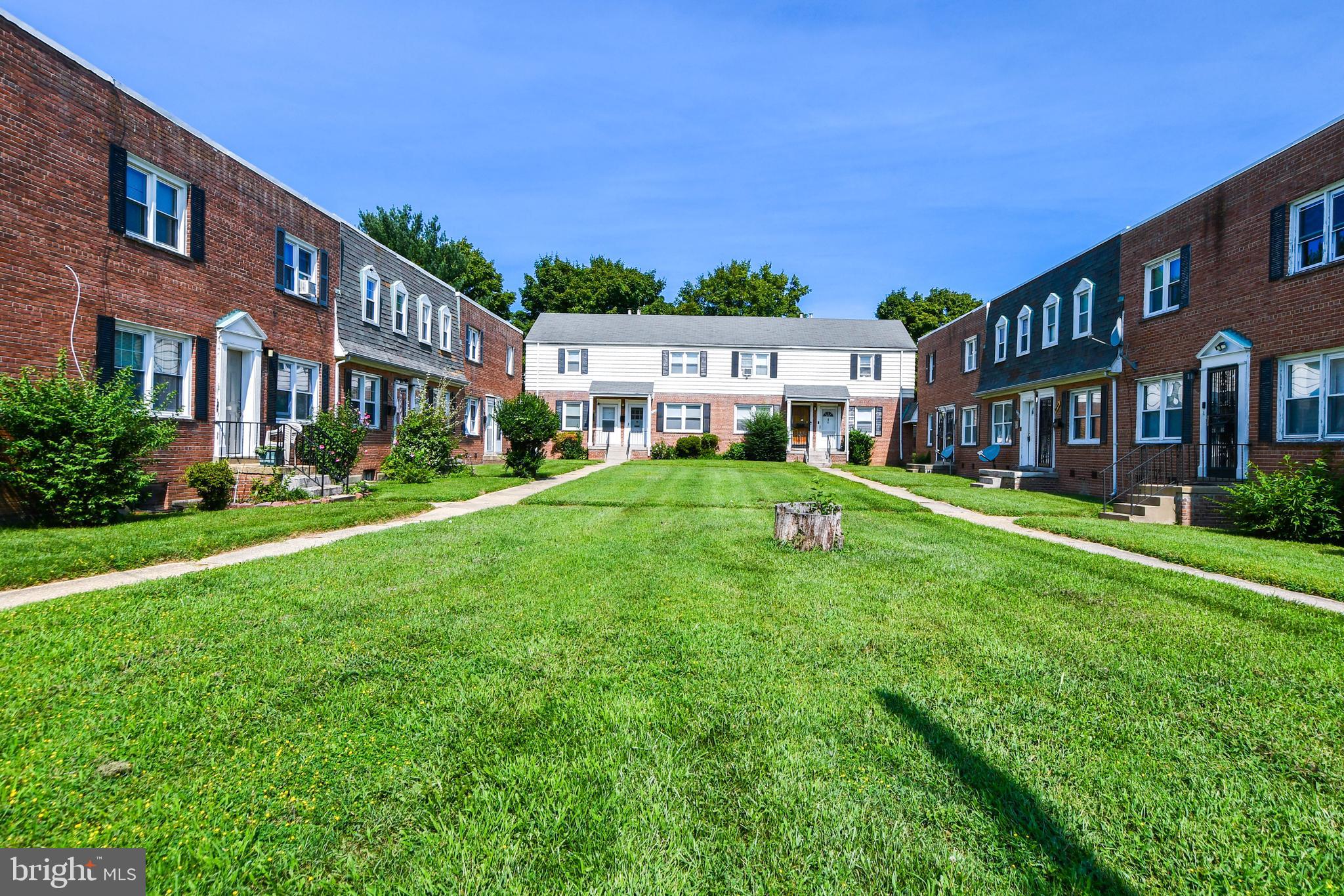 IVERSON MEWS CONDOMINIUM - Residential