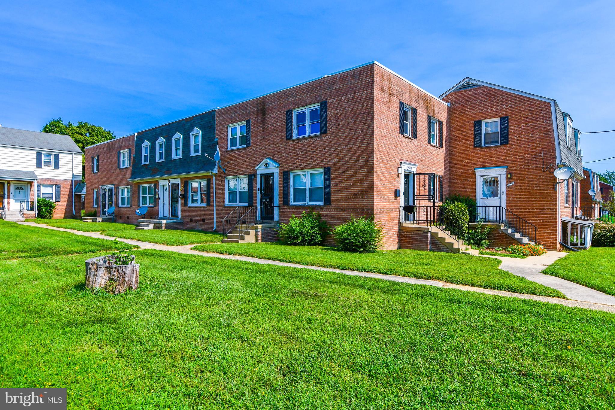 IVERSON MEWS CONDOMINIUM - Residential