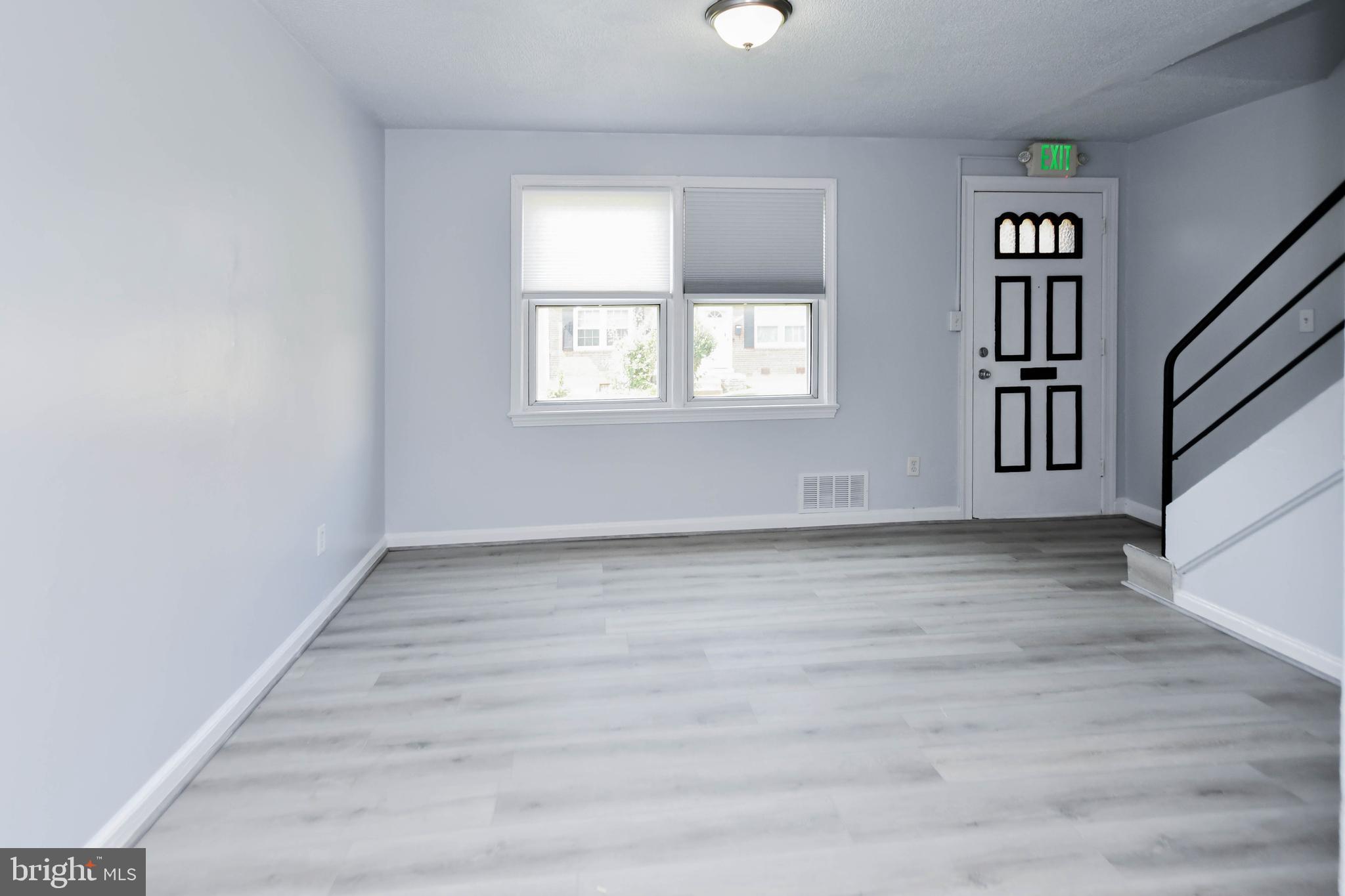 IVERSON MEWS CONDOMINIUM - Residential