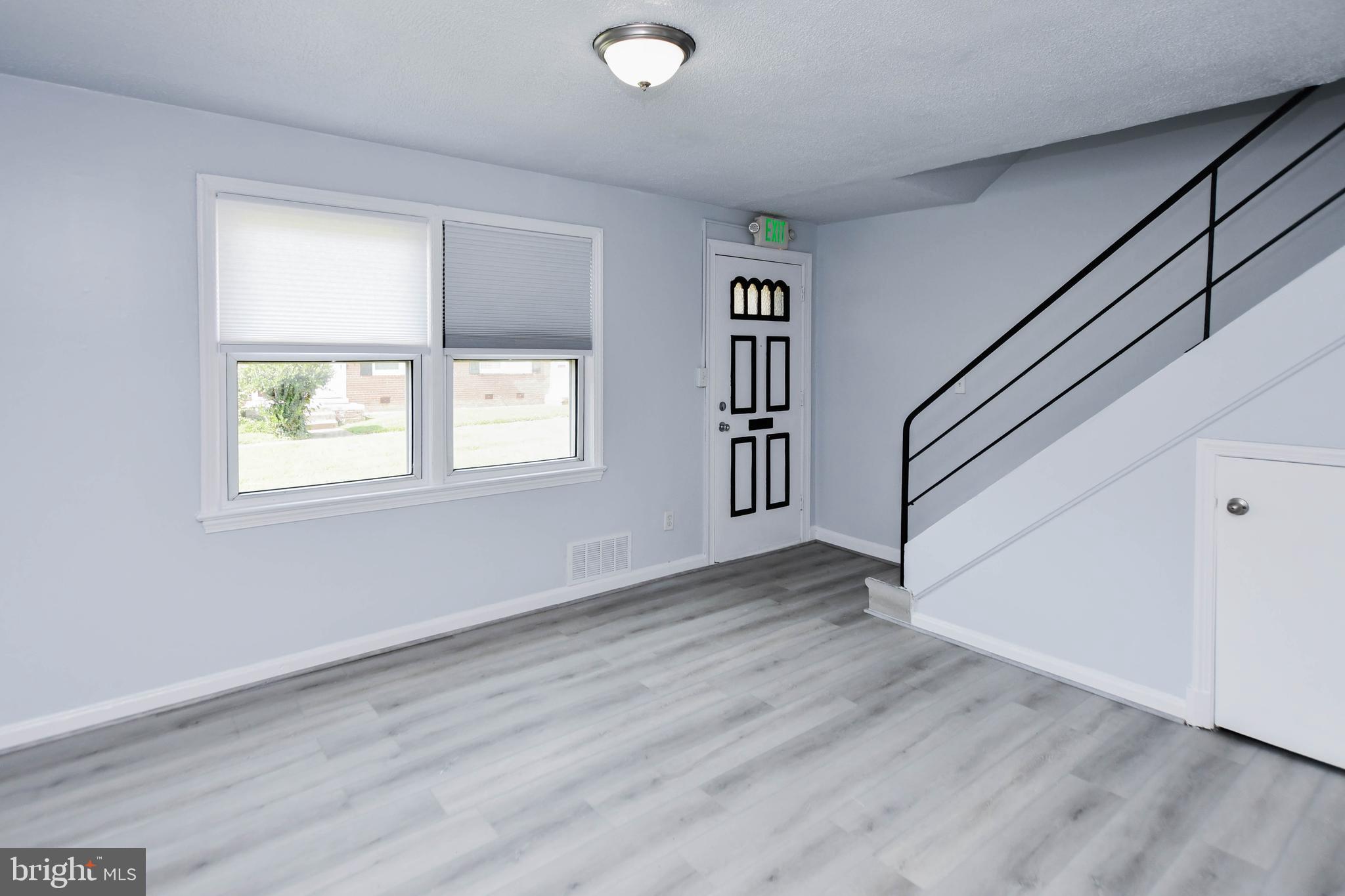IVERSON MEWS CONDOMINIUM - Residential