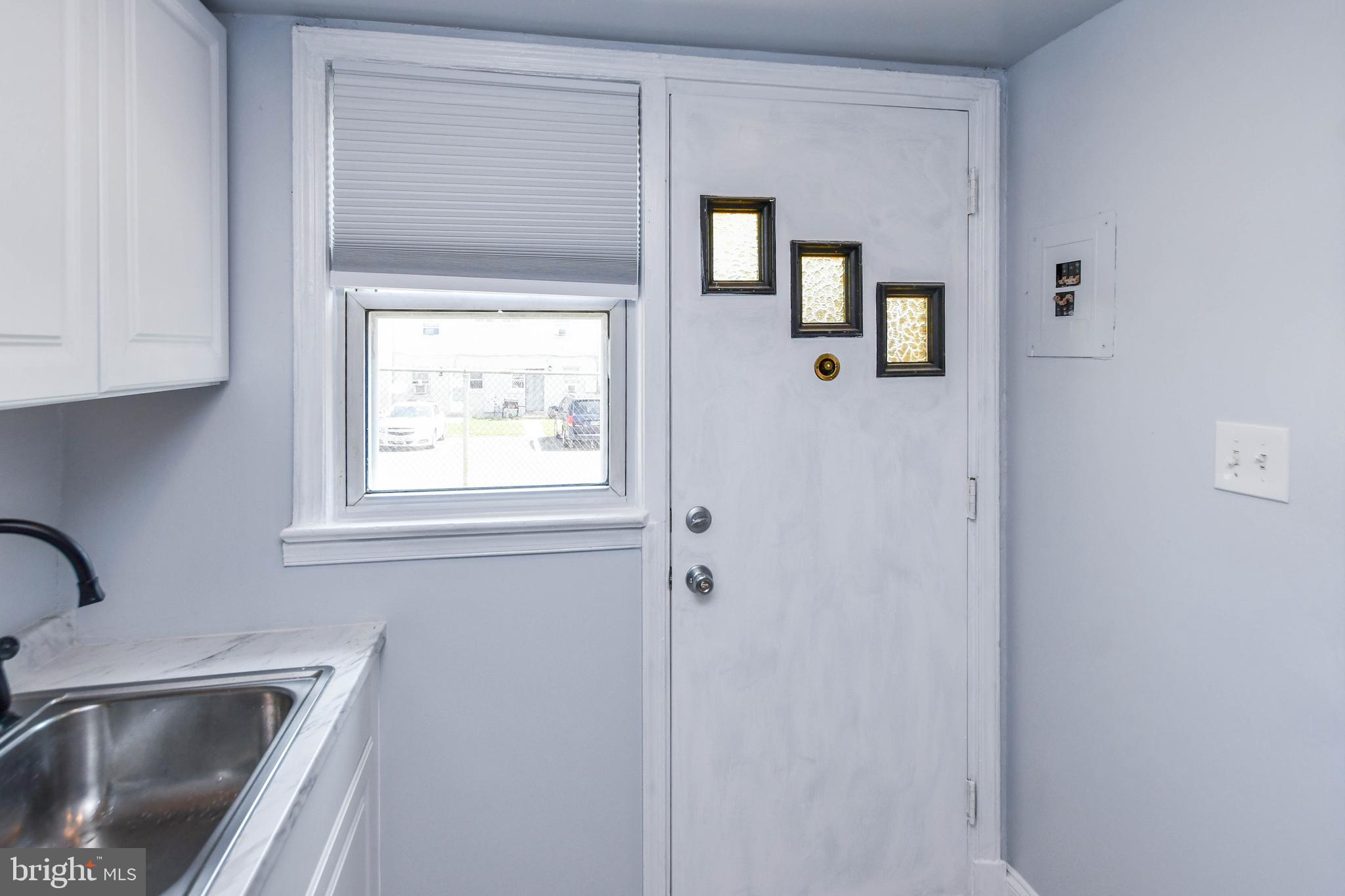 IVERSON MEWS CONDOMINIUM - Residential