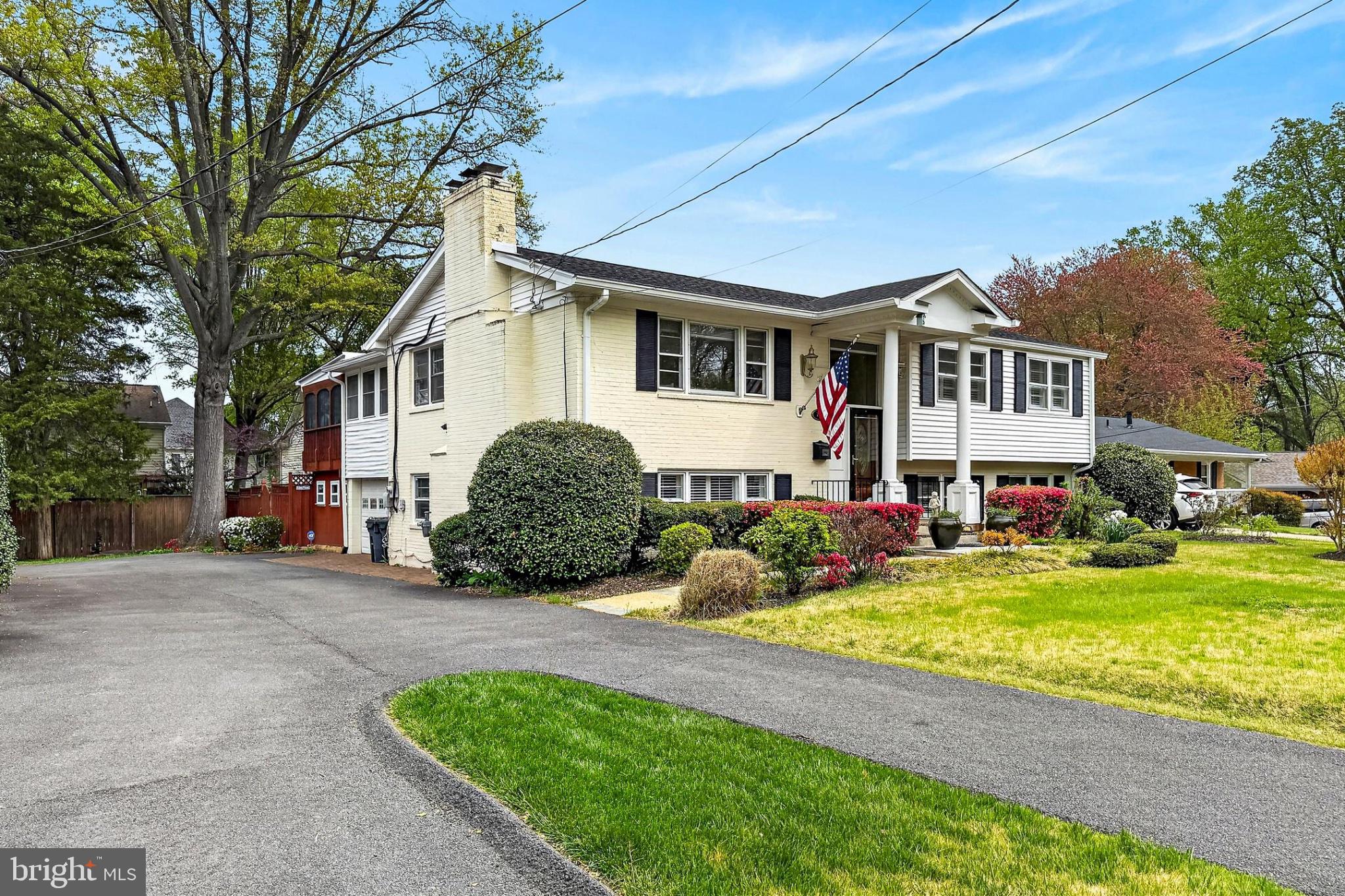 CRESTWOOD MANOR - Residential