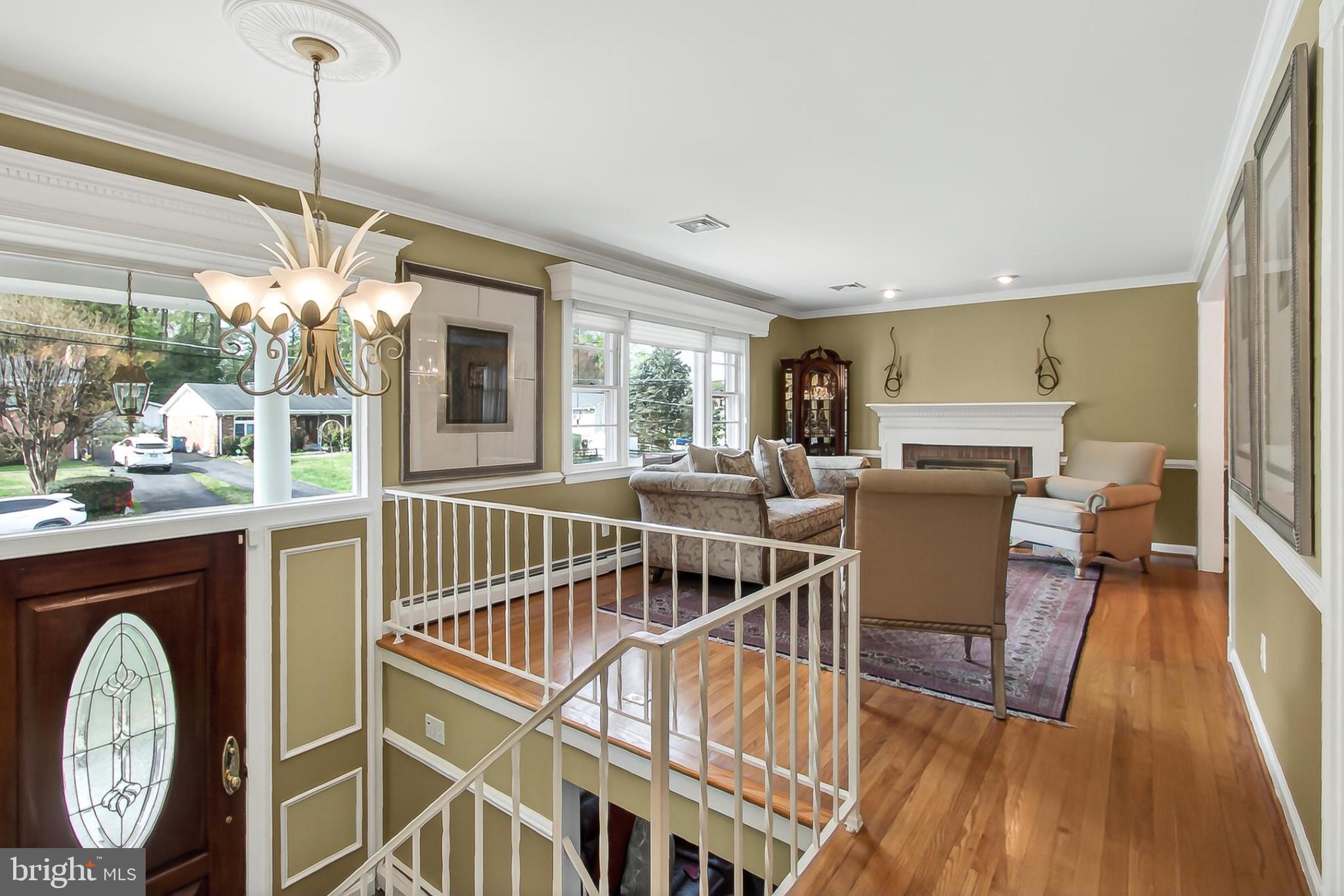 CRESTWOOD MANOR - Residential