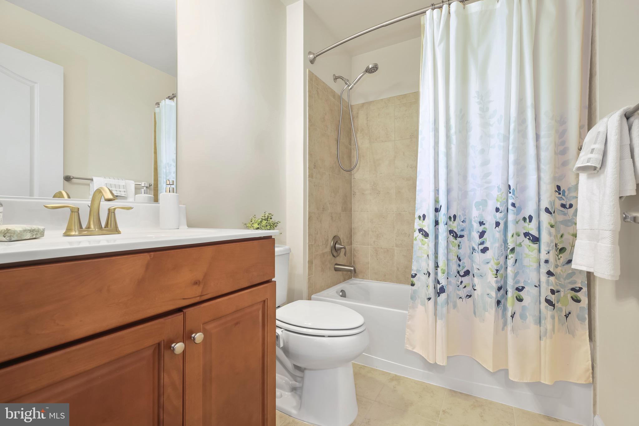 VIRGINIA HERITAGE AT LEE'S PARK - Residential