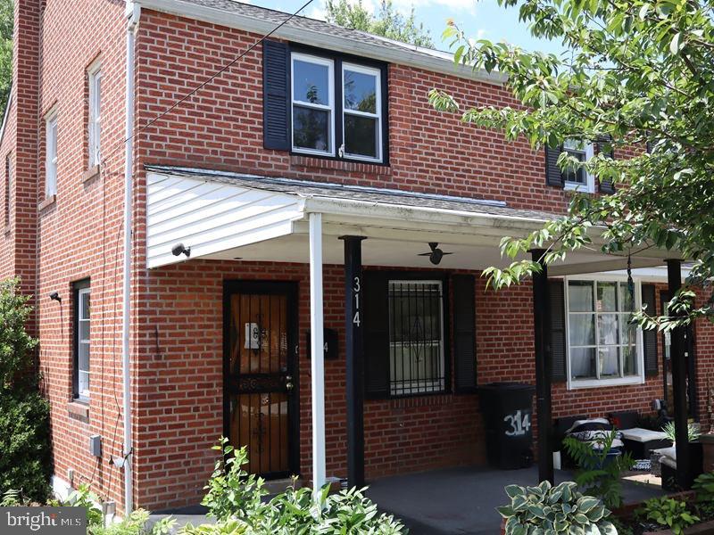 This charming 2-story semi-detached (twin) home, built in 1956, is situated in Sharon Hill, Delaware County. The main level offers an inviting open front porch, a generous living room, dining room, and a kitchen with direct walk-out access to the rear yard. The upper floor provides 4 well-sized bedrooms and 2 full bathrooms. The property also includes a full unfinished basement and a 2-car detached garage. Ideally positioned close to shopping, public transit, and major commuter routes.