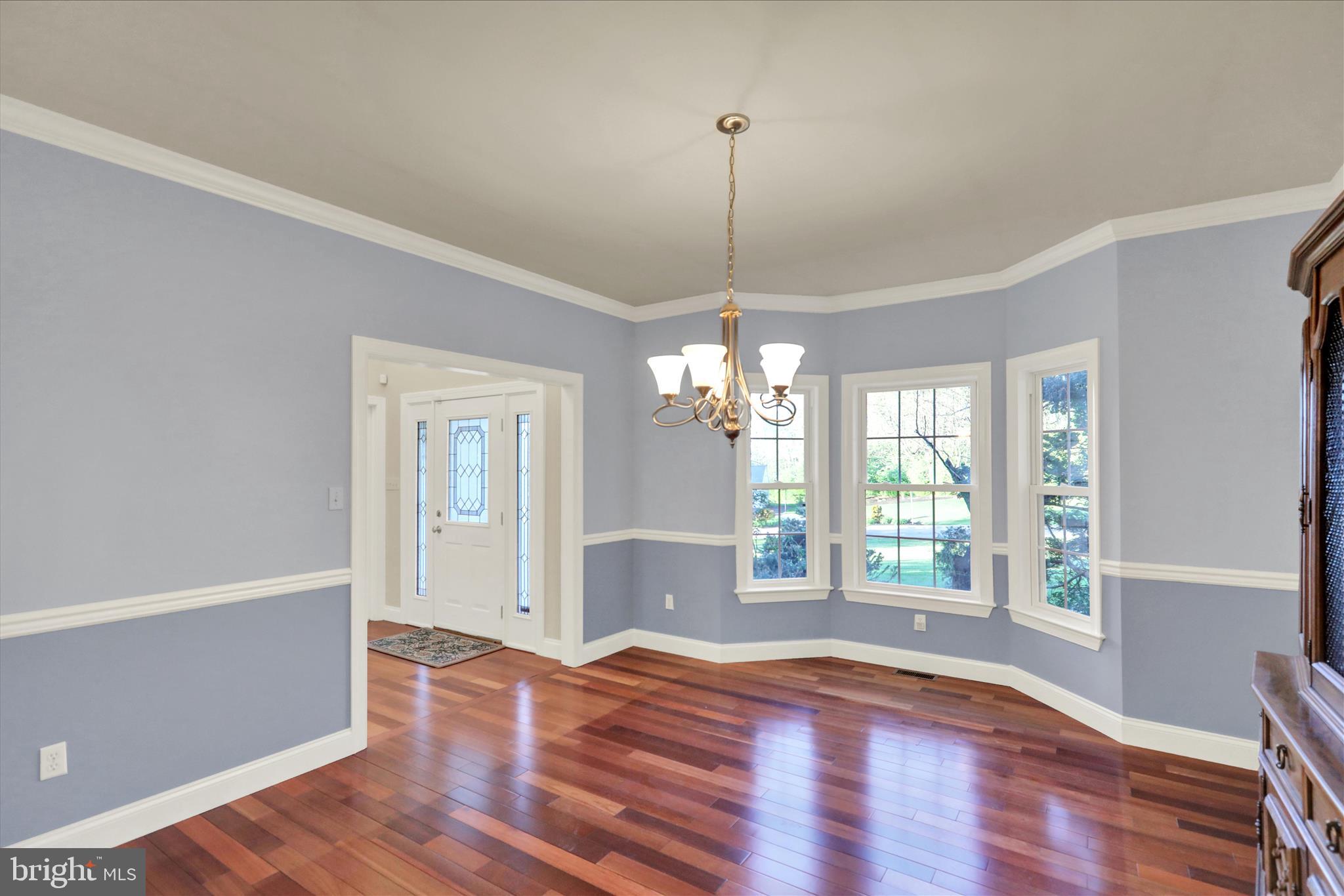 GOLDEN OAKS - Residential
