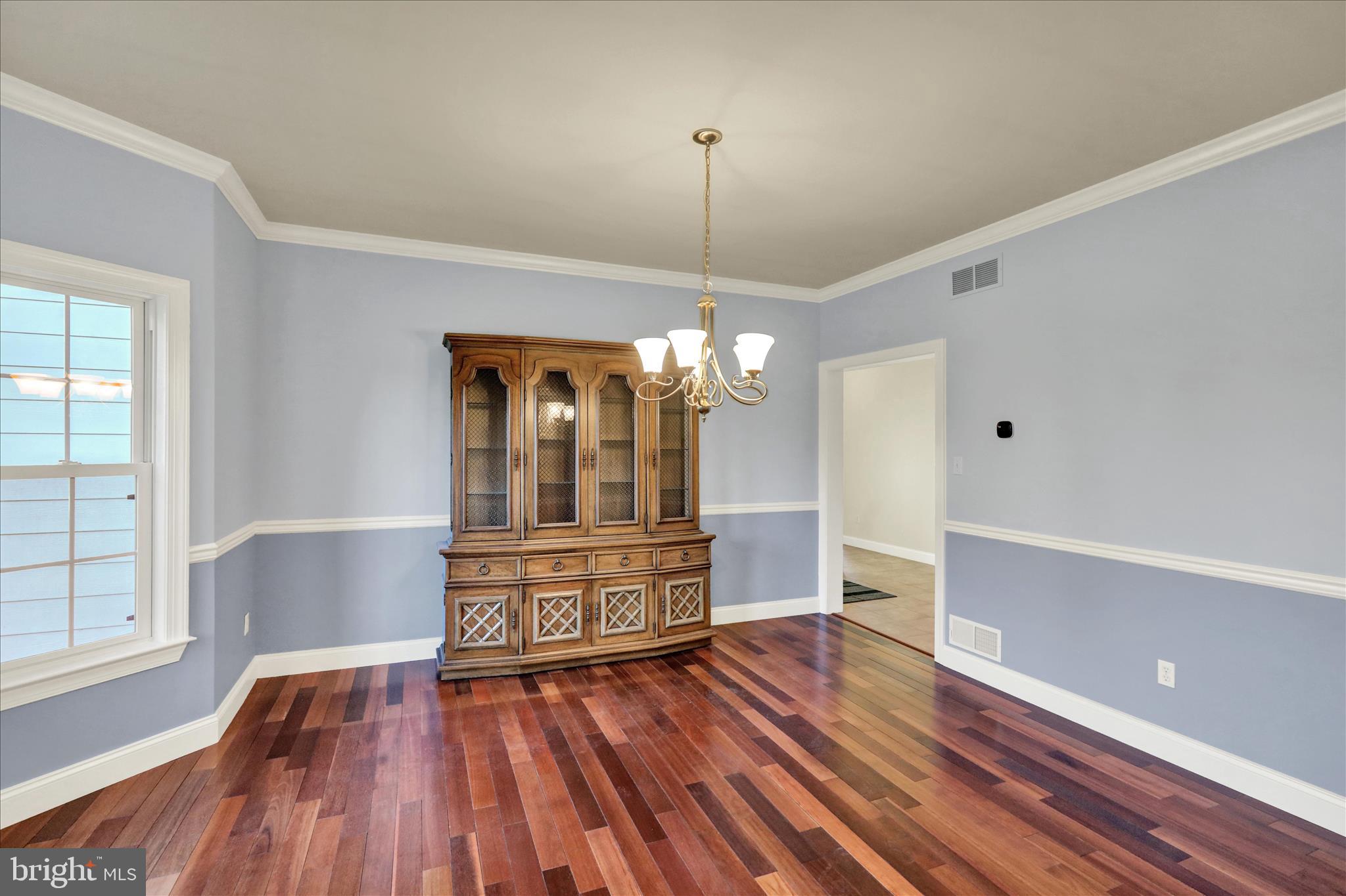 GOLDEN OAKS - Residential