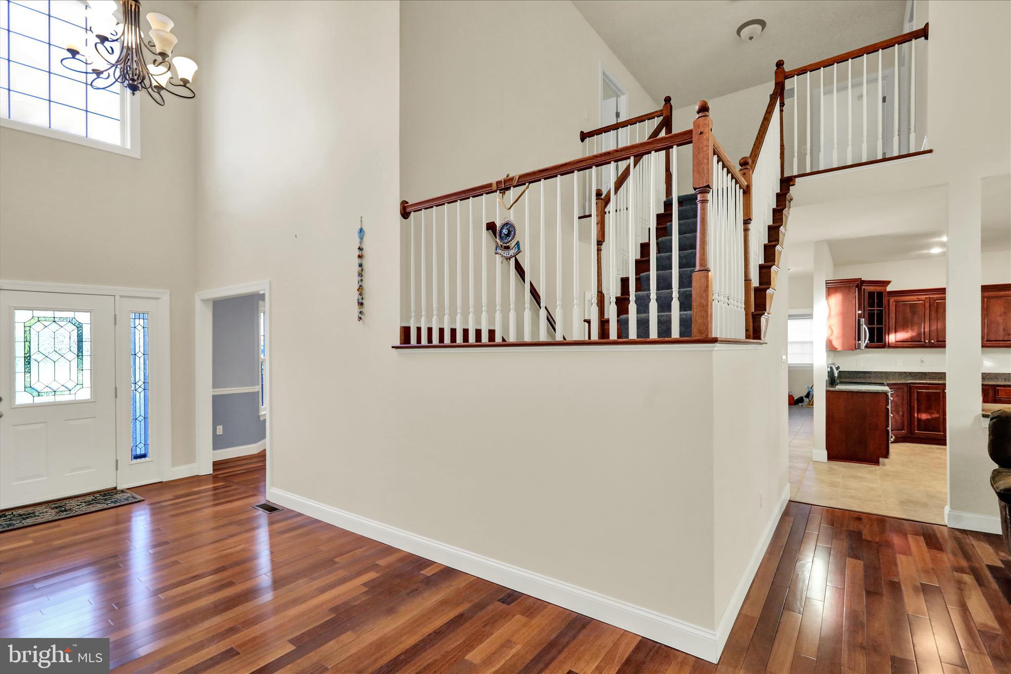 GOLDEN OAKS - Residential