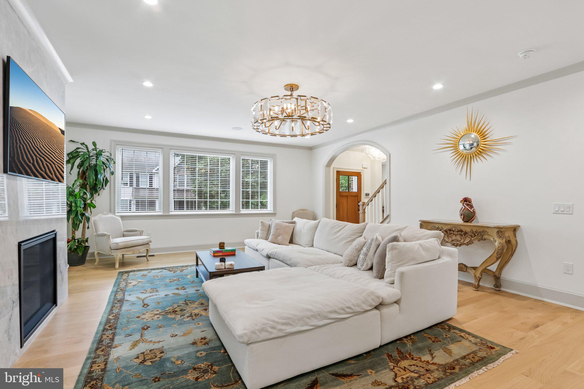 COLLEGE PARK - Residential