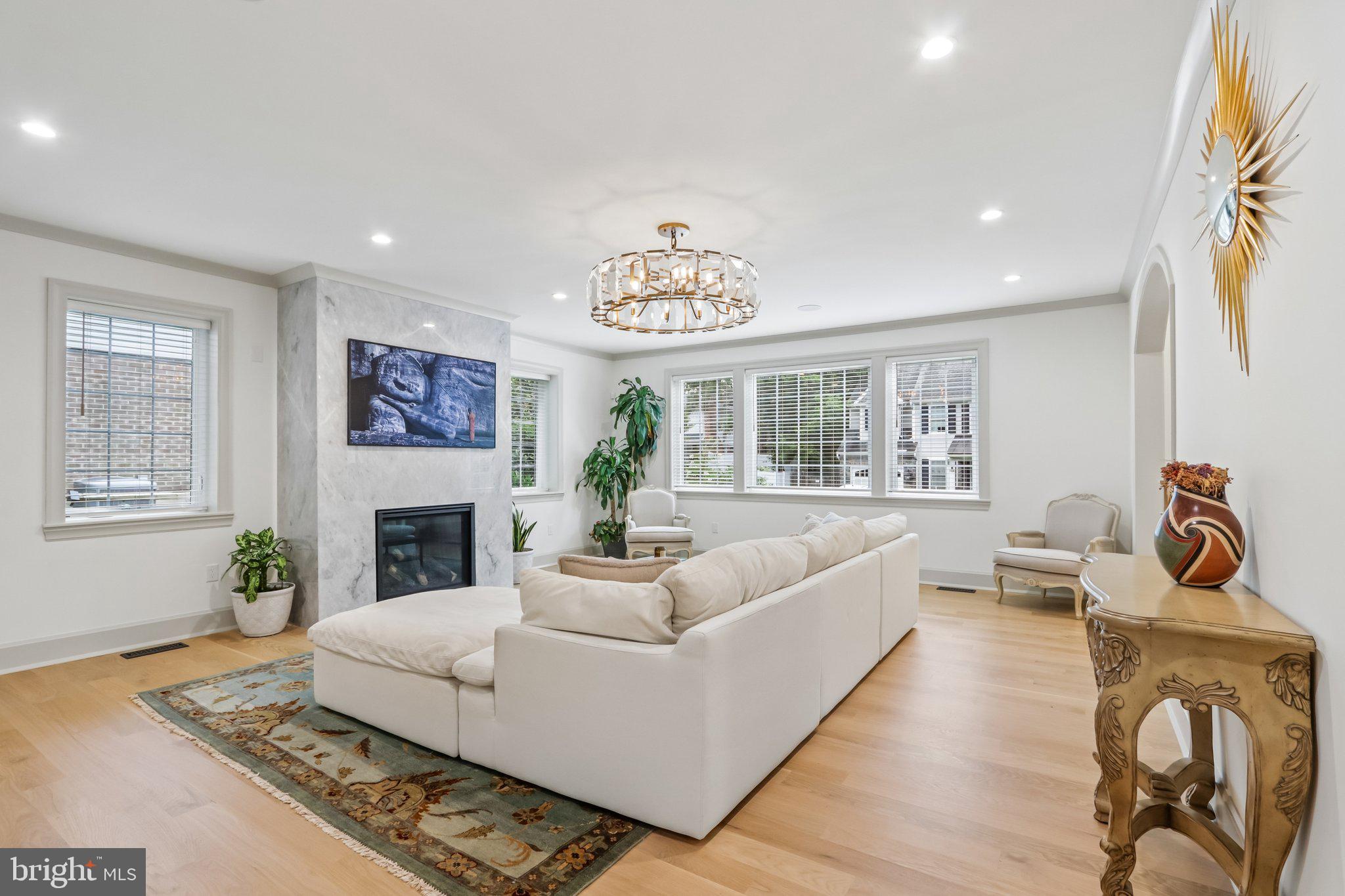 COLLEGE PARK - Residential