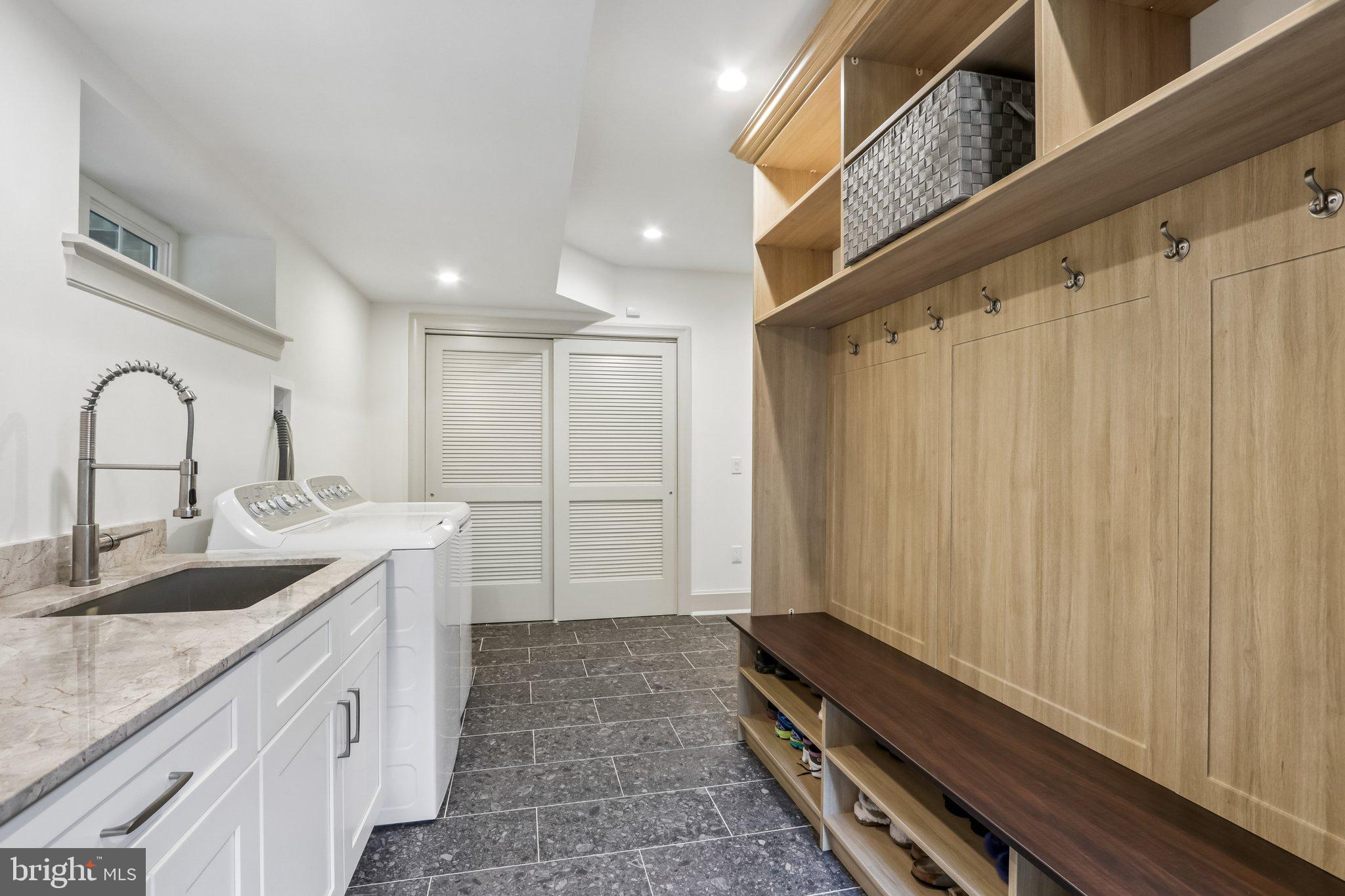 COLLEGE PARK - Residential