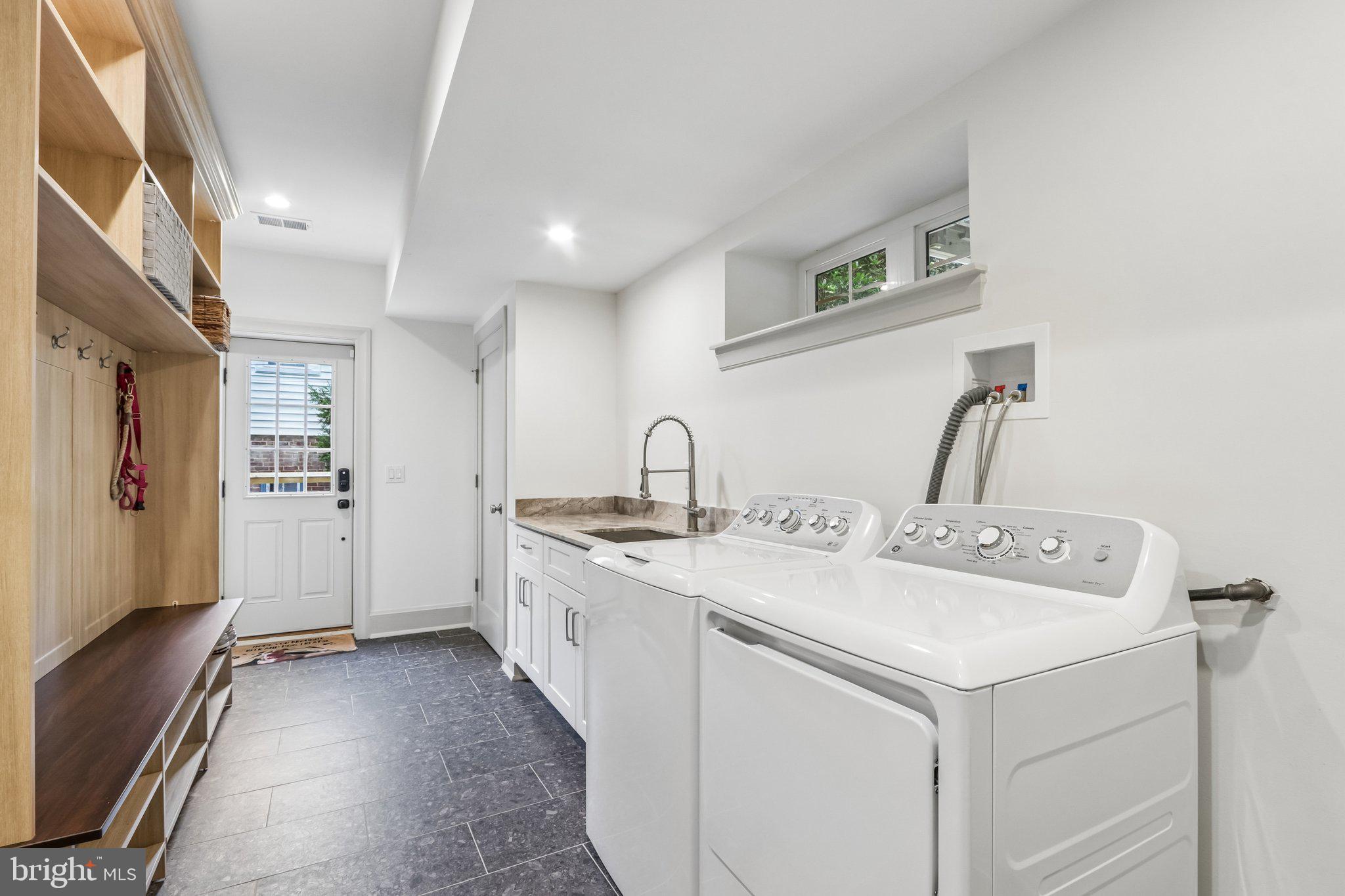 COLLEGE PARK - Residential