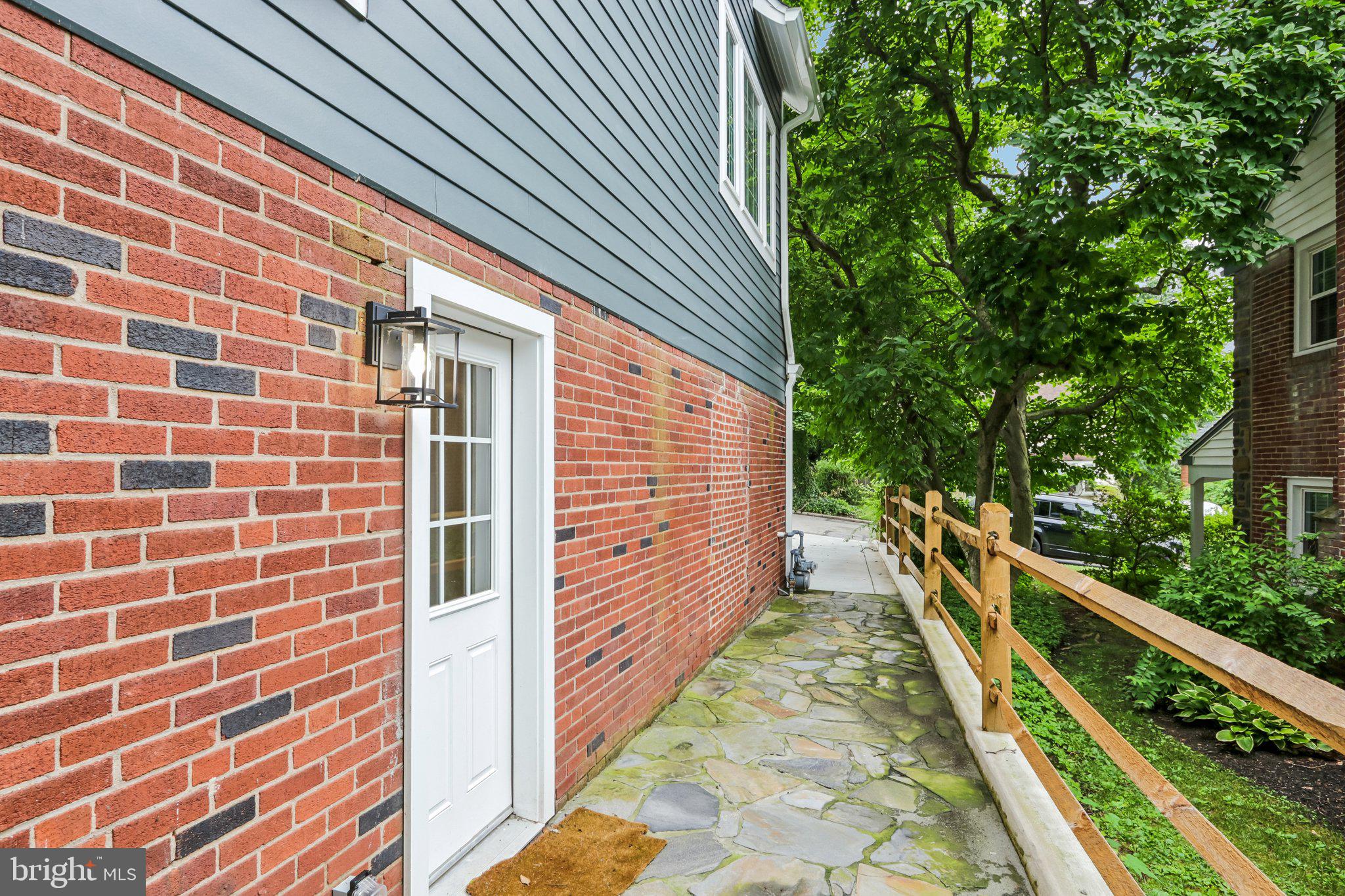 COLLEGE PARK - Residential