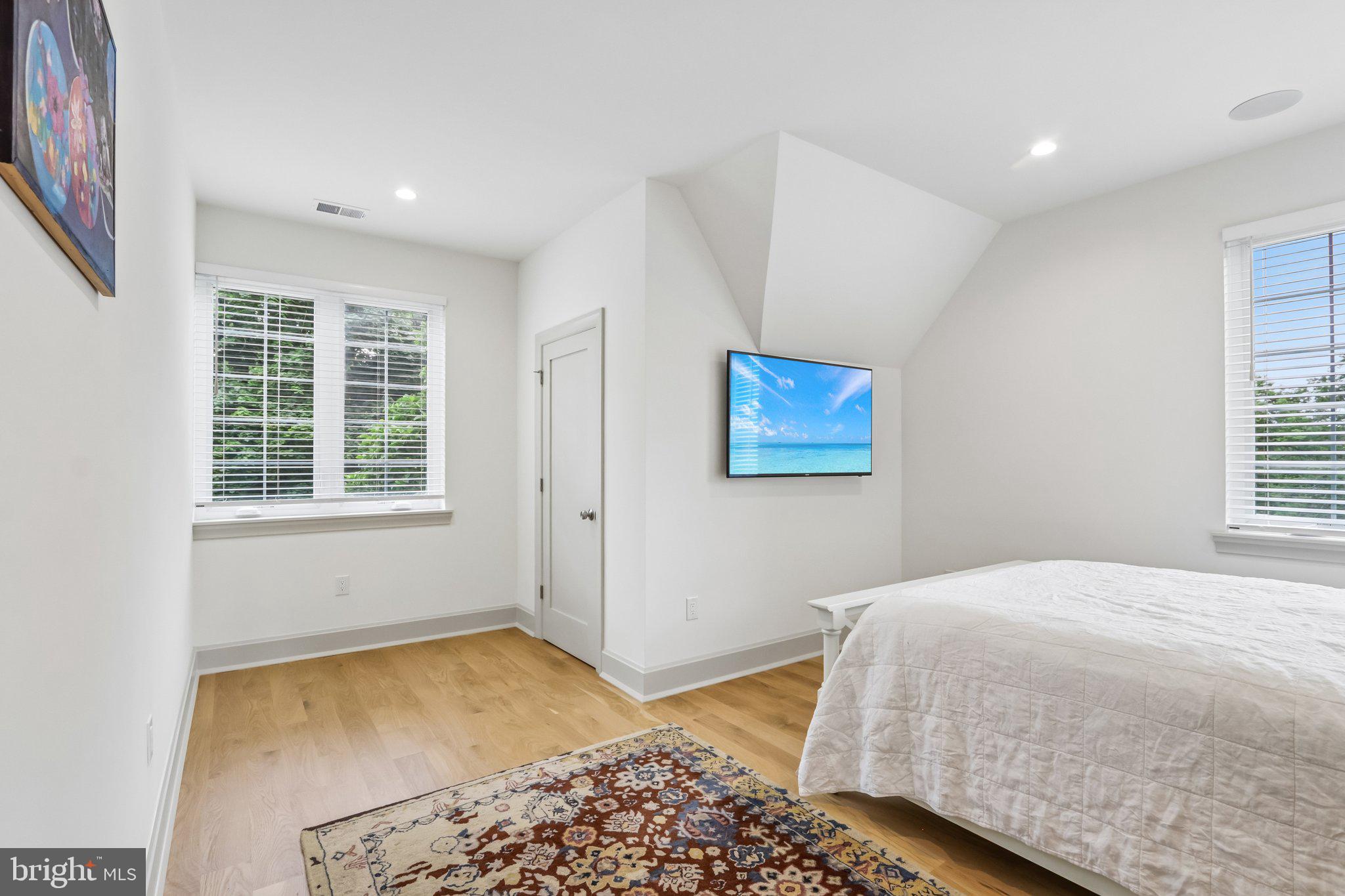 COLLEGE PARK - Residential