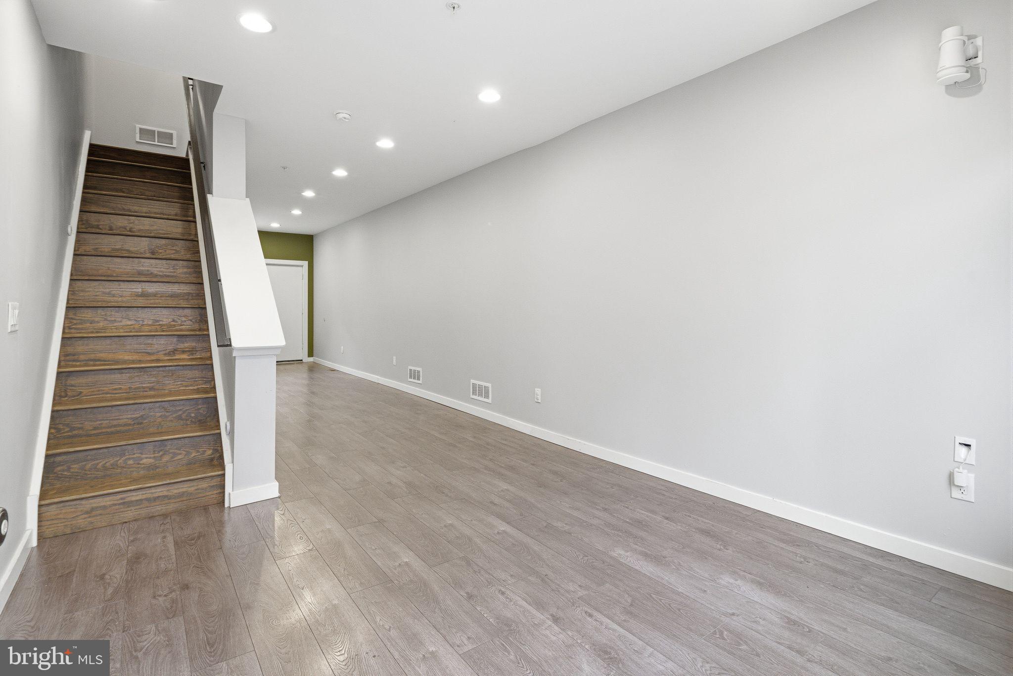 OLDE KENSINGTON - Residential