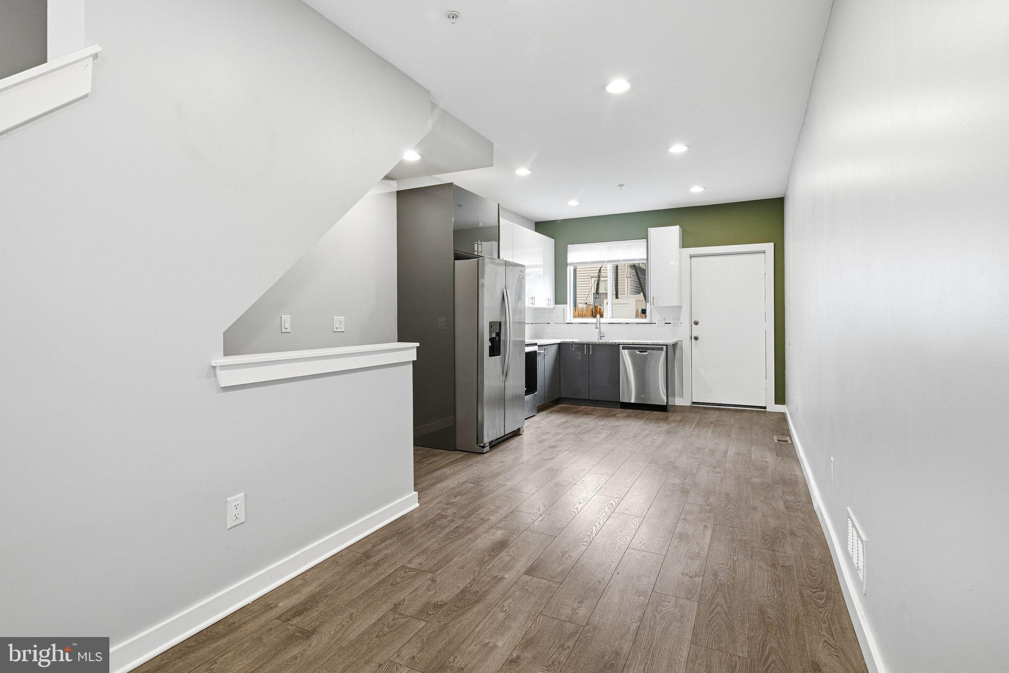 OLDE KENSINGTON - Residential