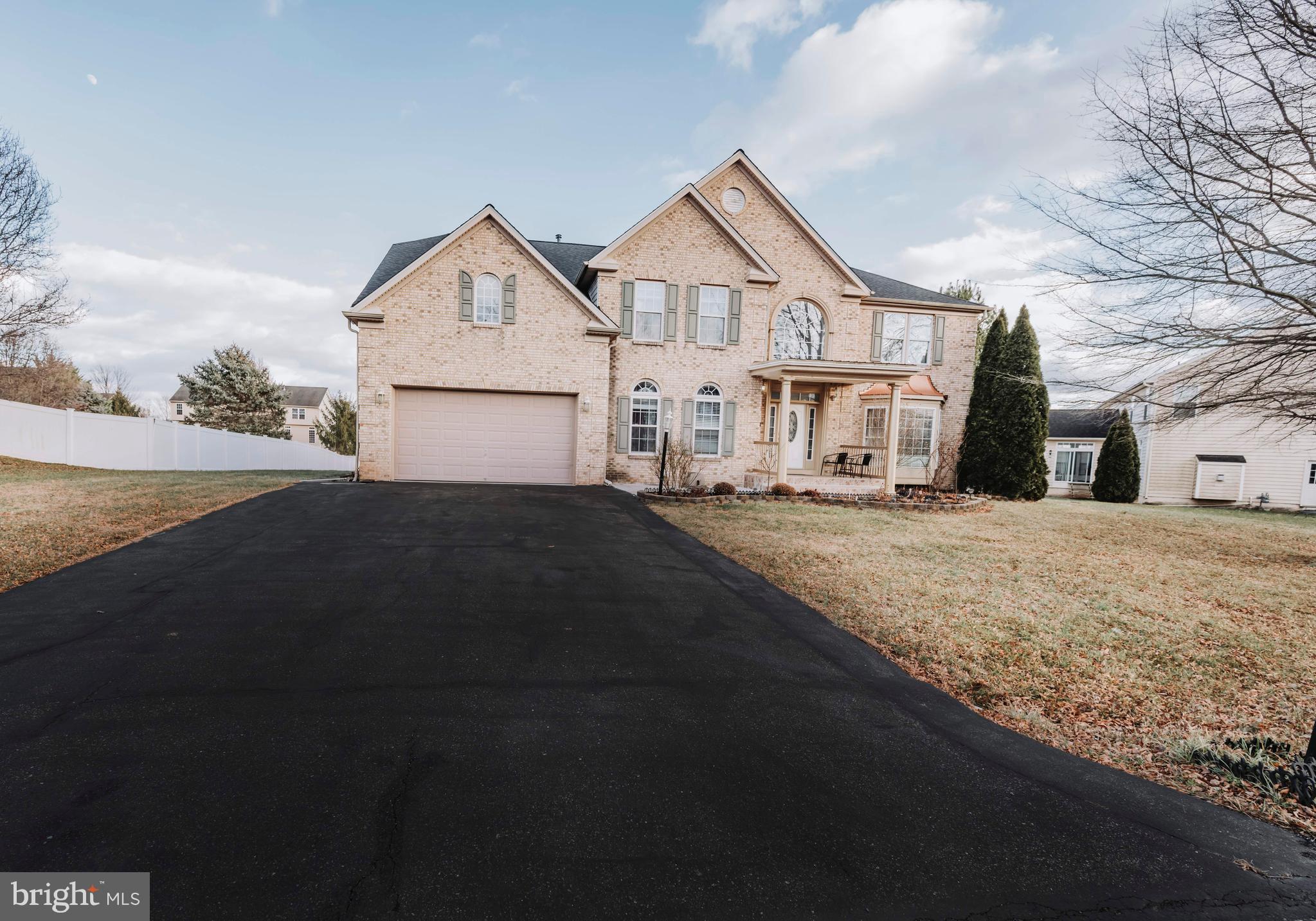 PARADISE MANOR - Residential