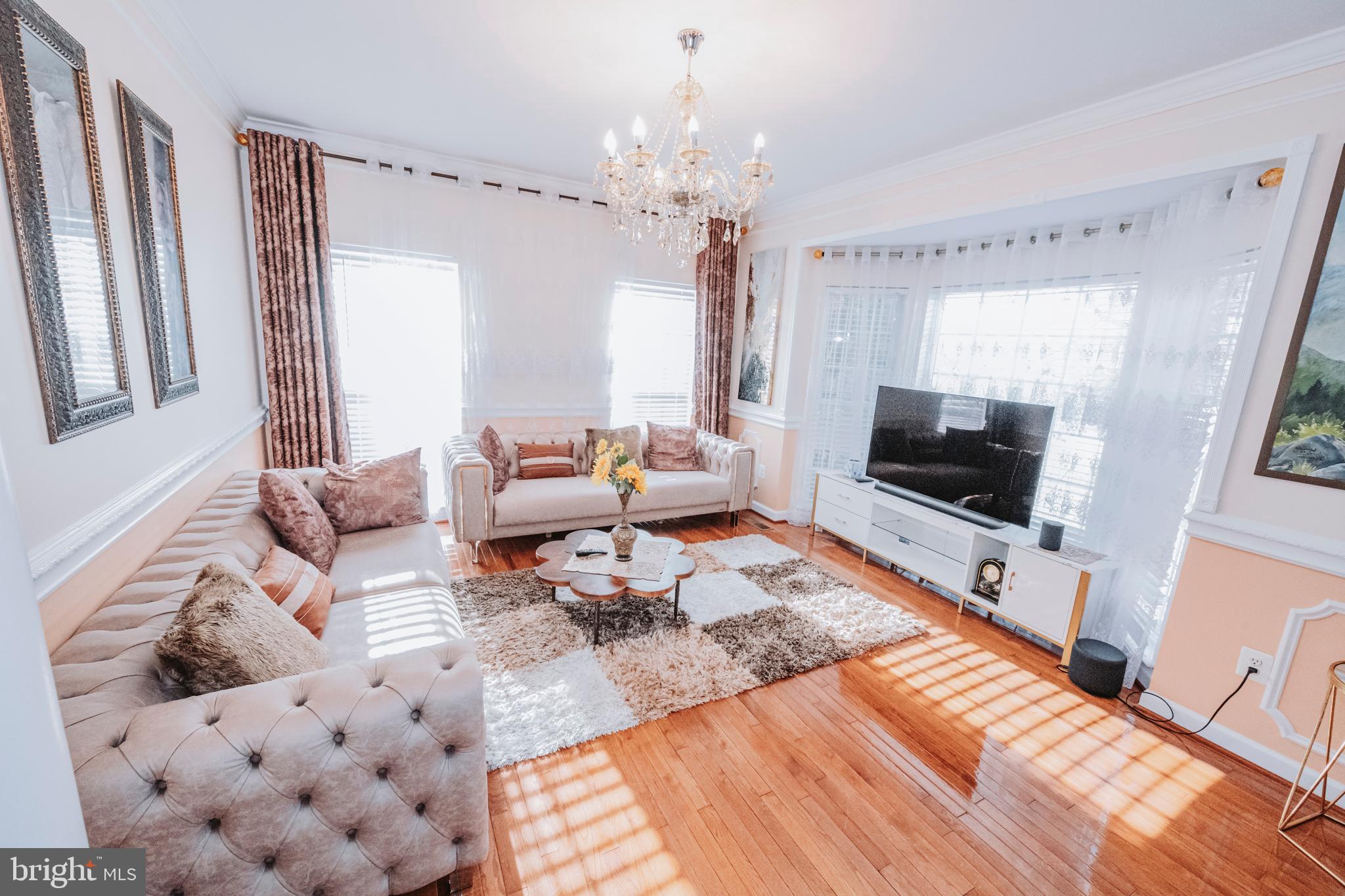 PARADISE MANOR - Residential