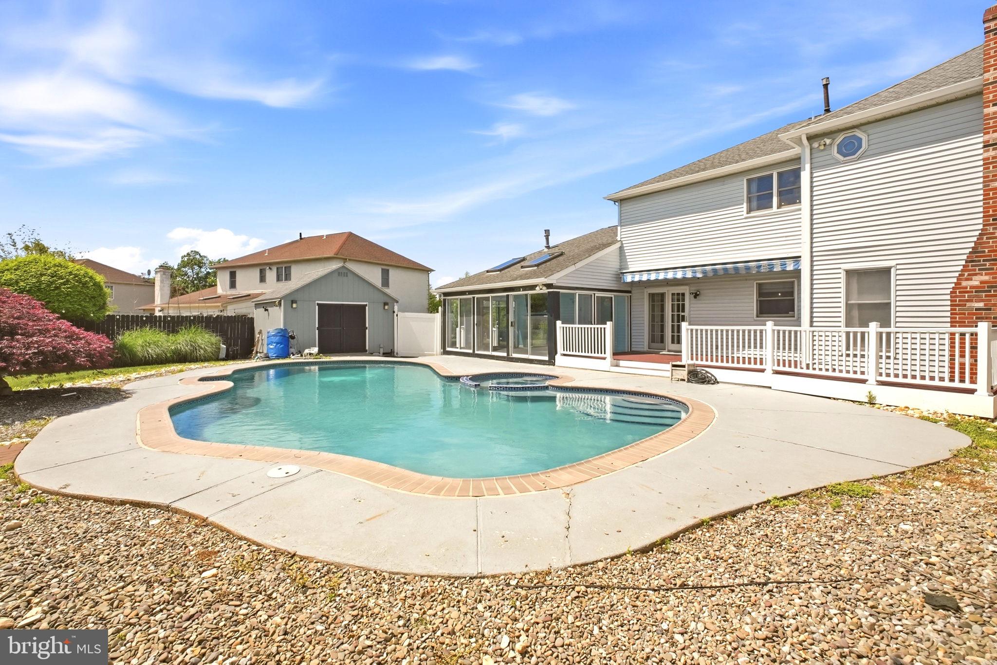 GWYNMONT FARMS - Residential