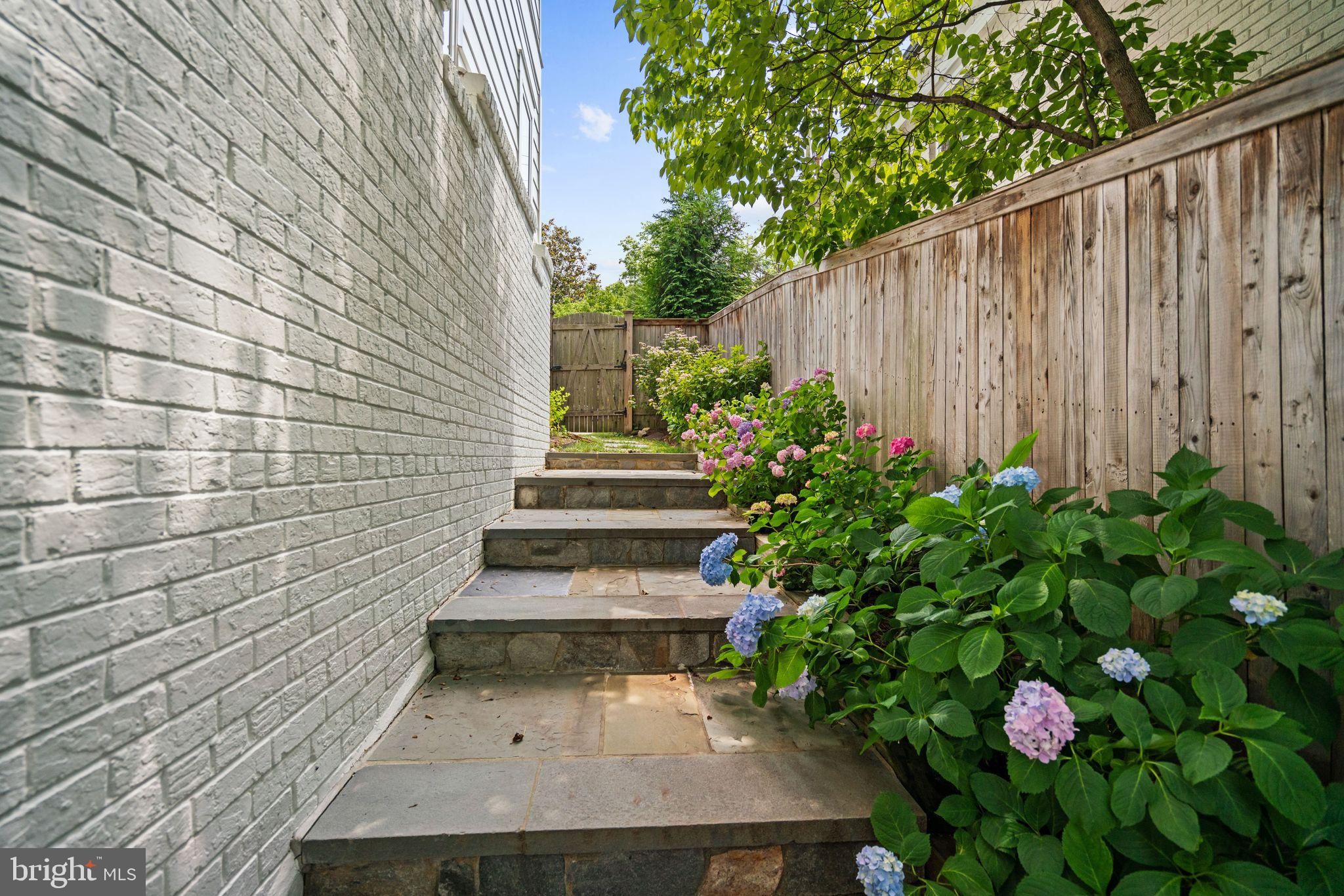WESTGATE - Residential