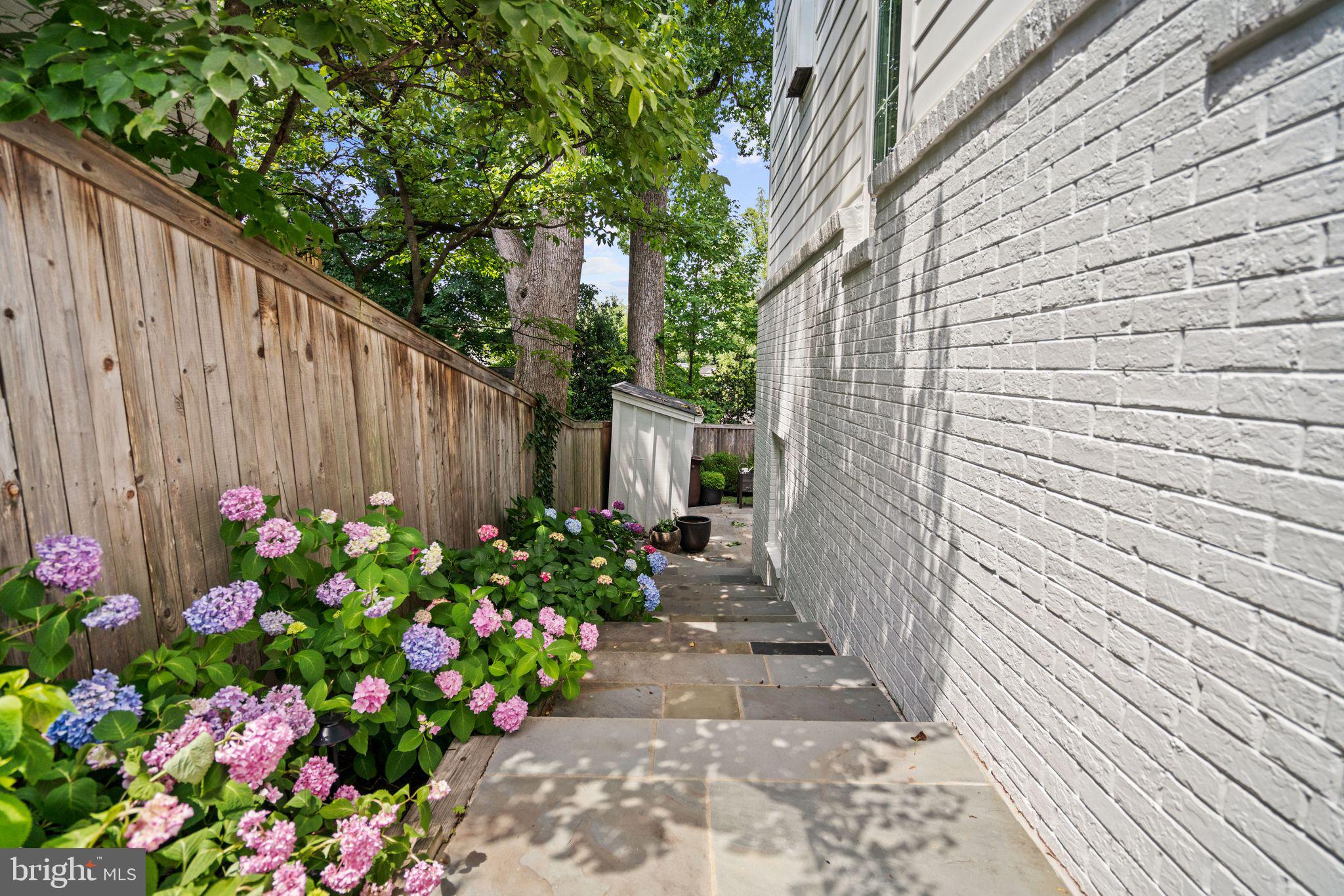 WESTGATE - Residential