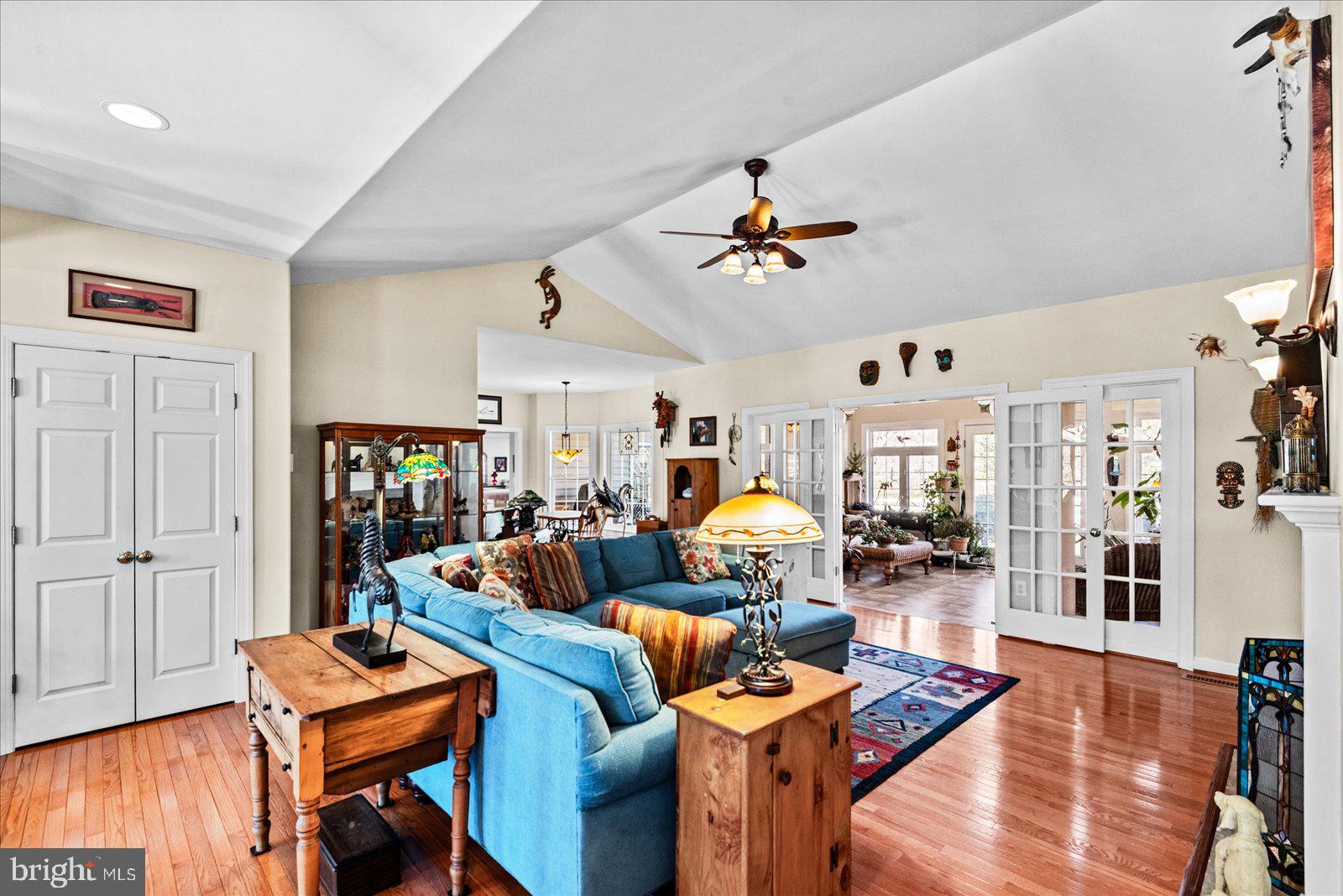 MEADOWLAND - Residential