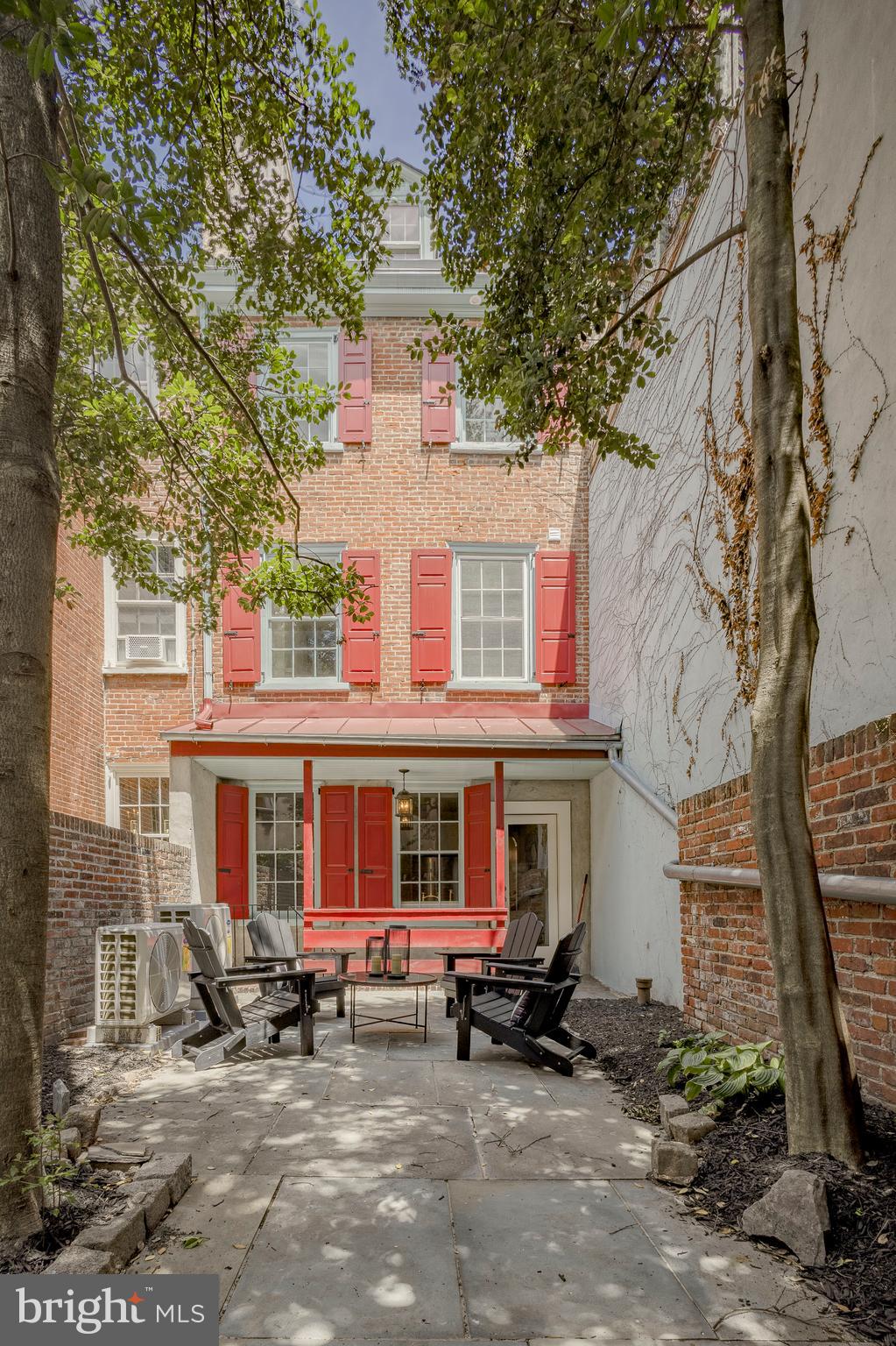 SOCIETY HILL - Residential
