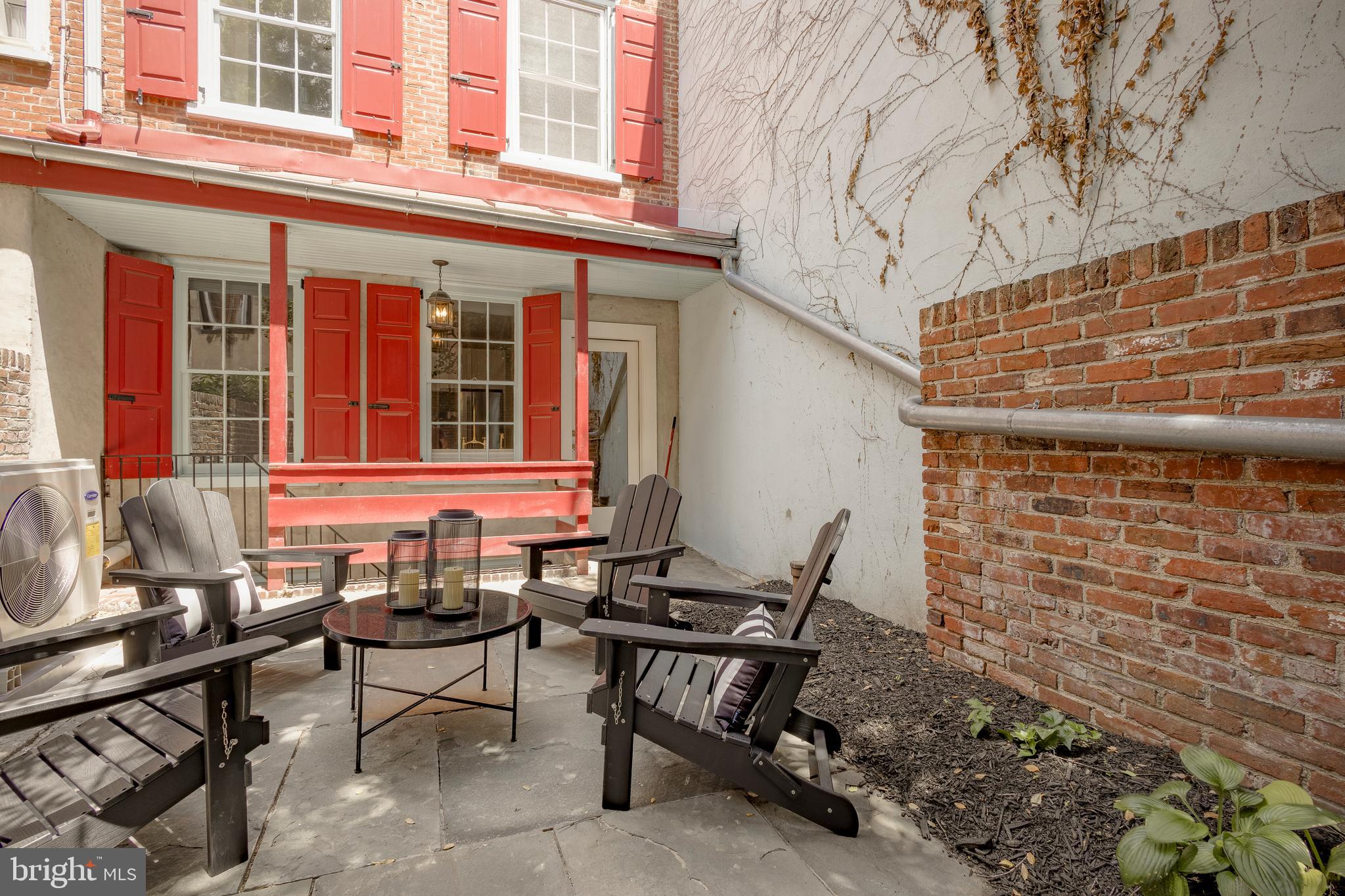 SOCIETY HILL - Residential