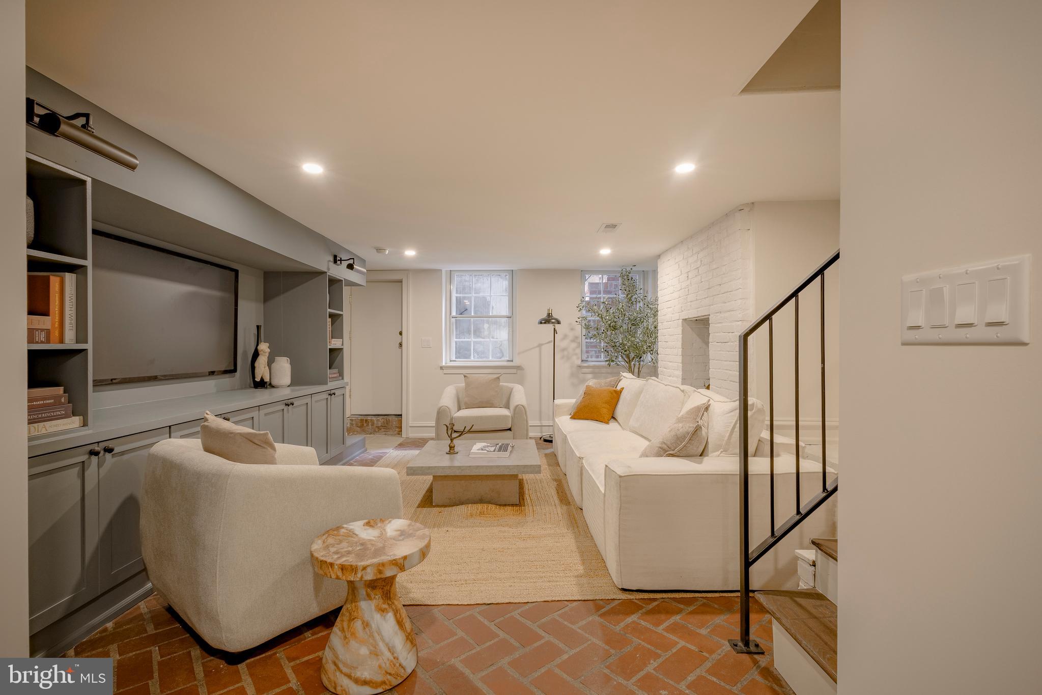 SOCIETY HILL - Residential