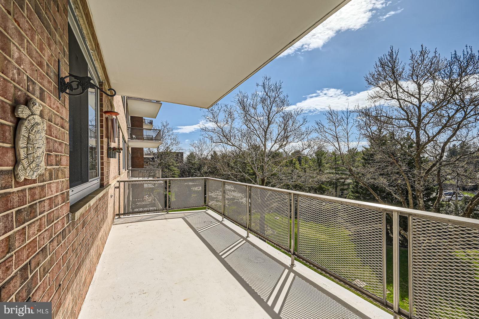 ELEVEN SLADE - Residential