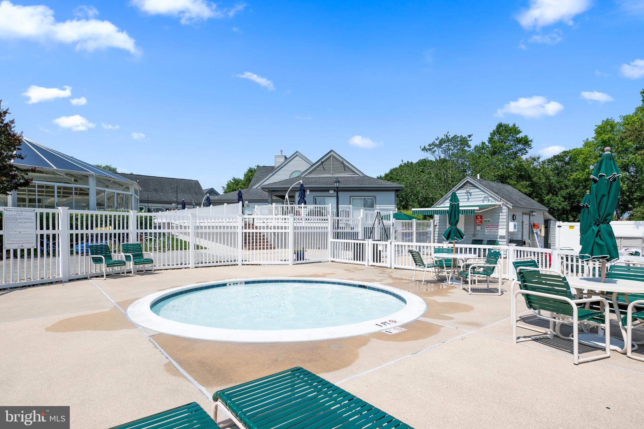 SALT POND - Residential