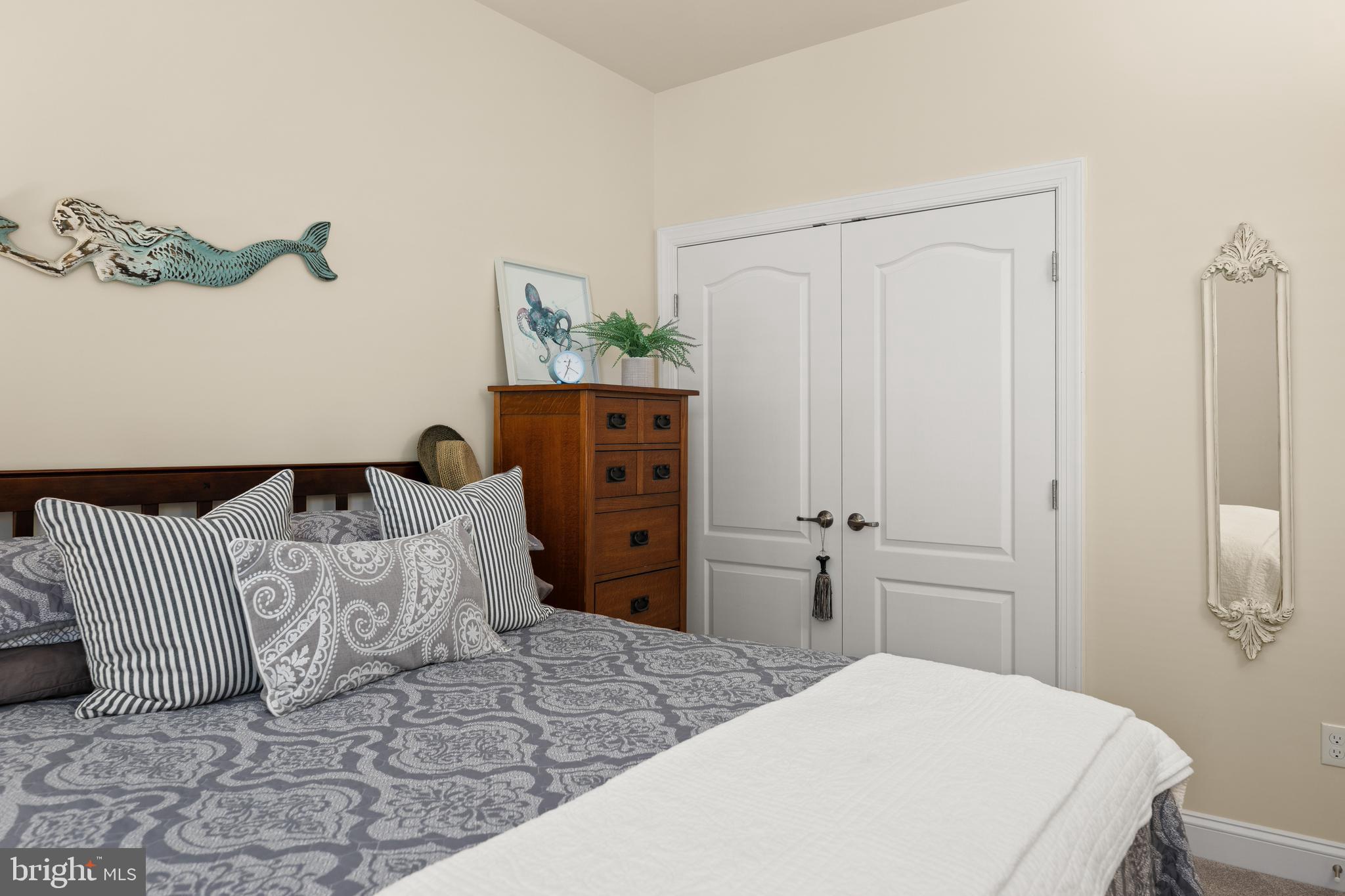 SALT POND - Residential
