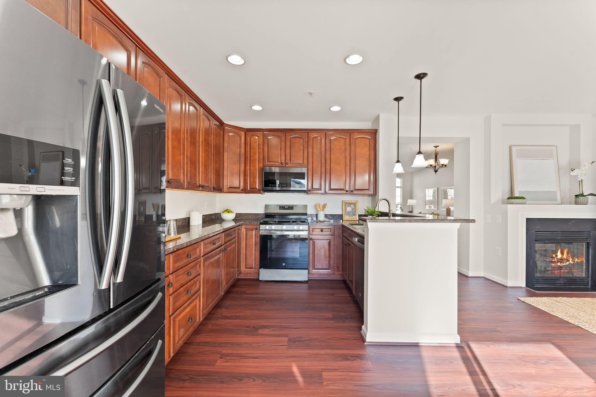 CENTREVILLE CROSSING - Residential