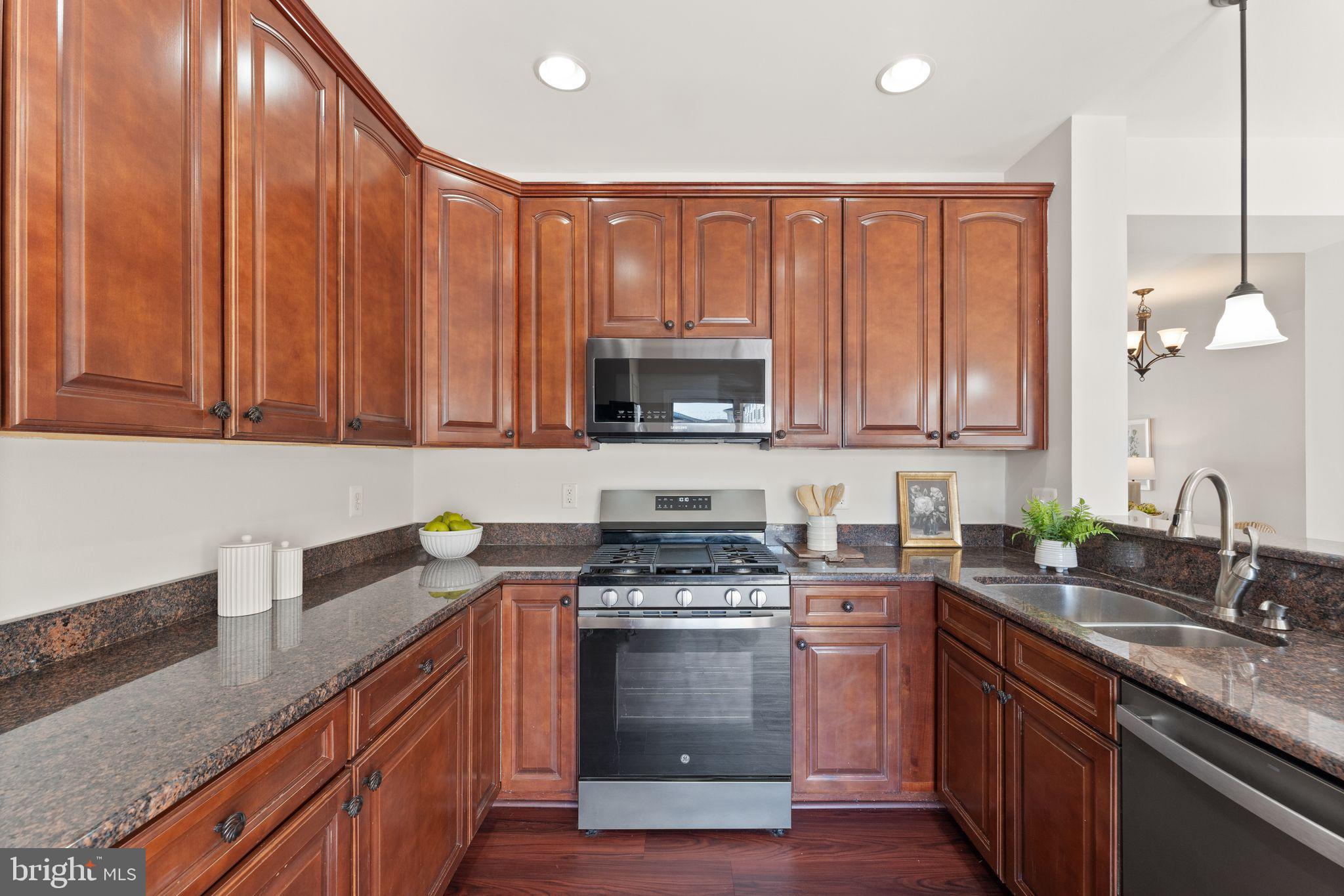 CENTREVILLE CROSSING - Residential