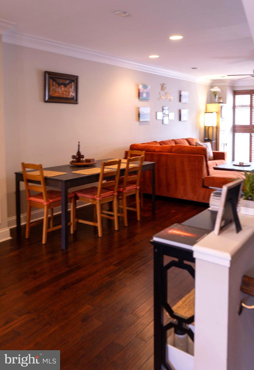 HIGHLANDTOWN - Residential