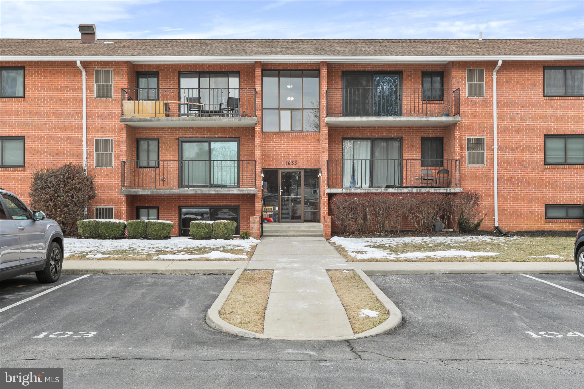 EDGEWOOD CONDOMMINIUMS - Residential