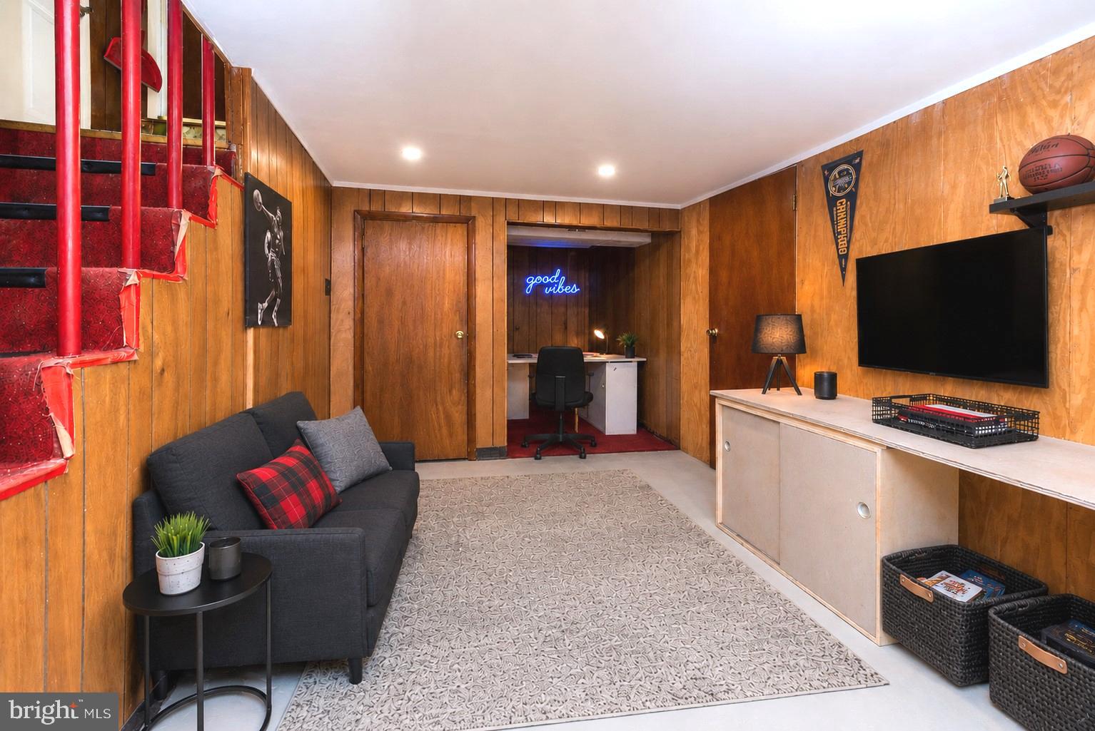 SPEEDWAY - Residential