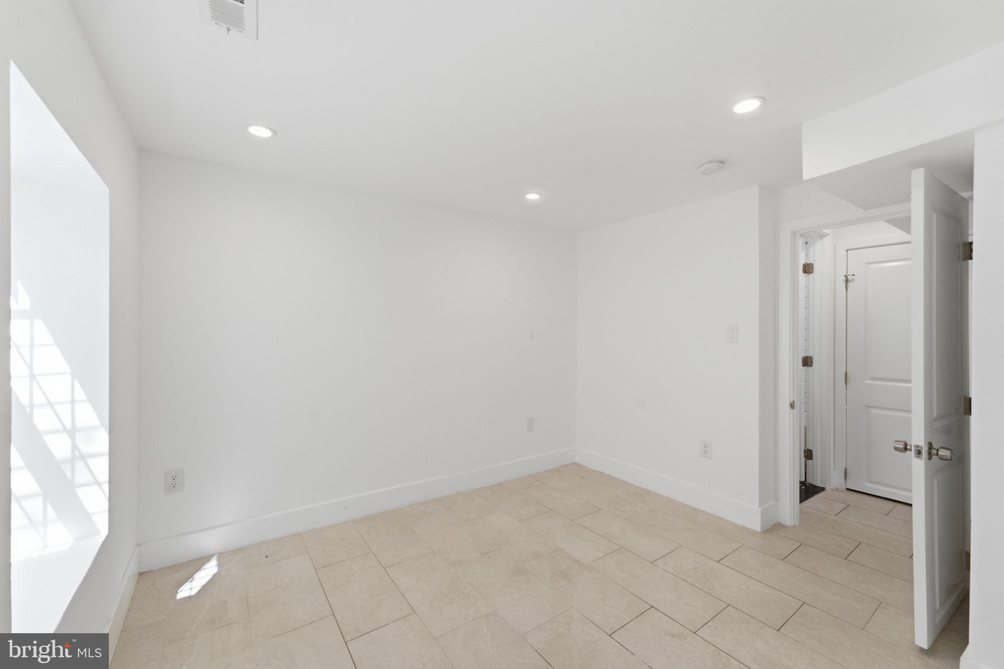 KENT VILLAGE - Residential