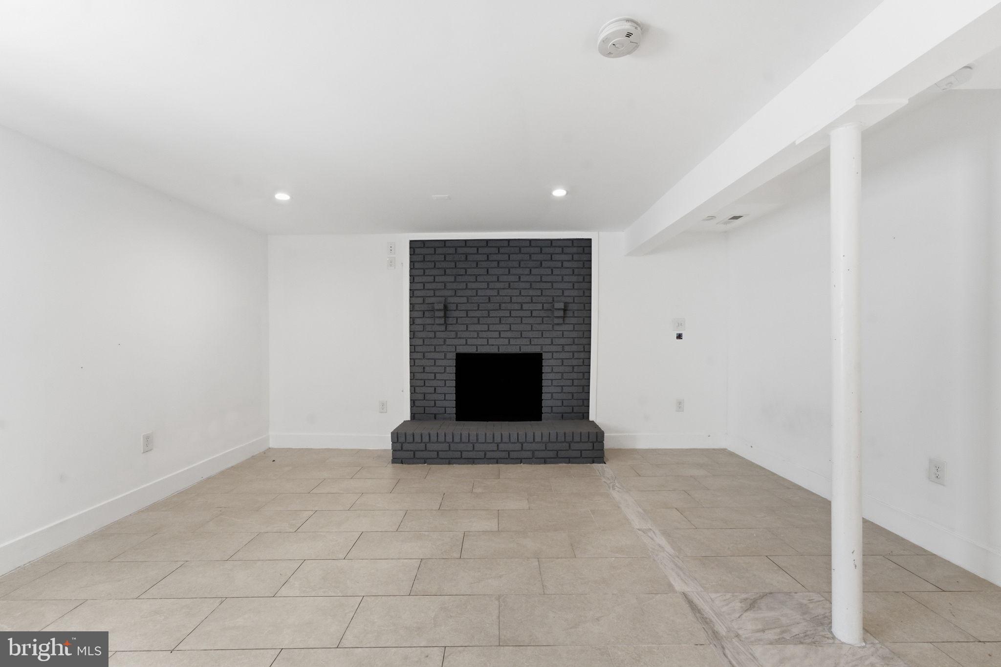 KENT VILLAGE - Residential