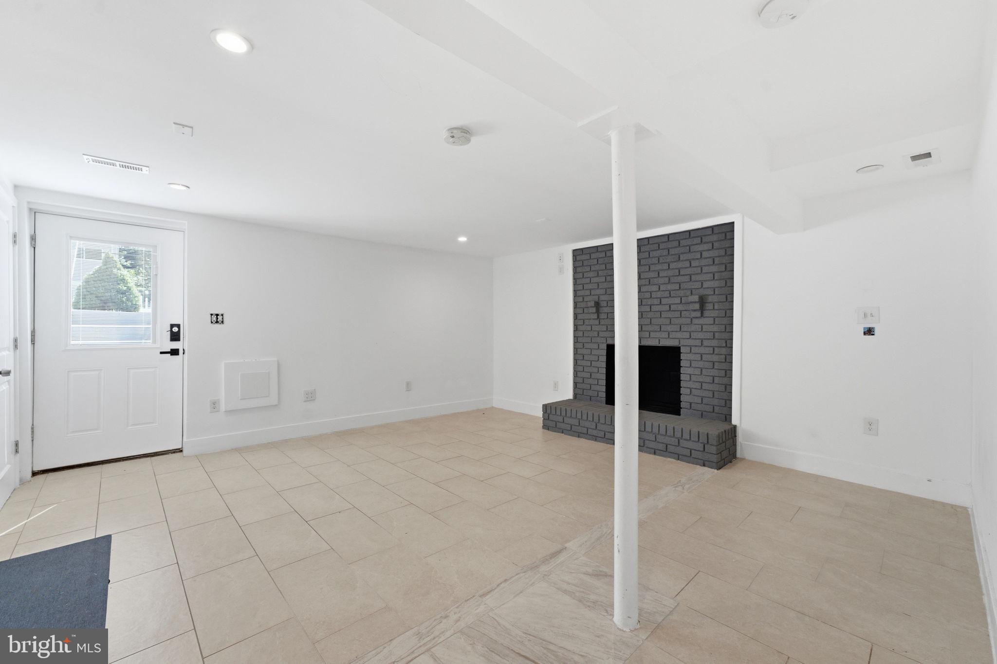 KENT VILLAGE - Residential