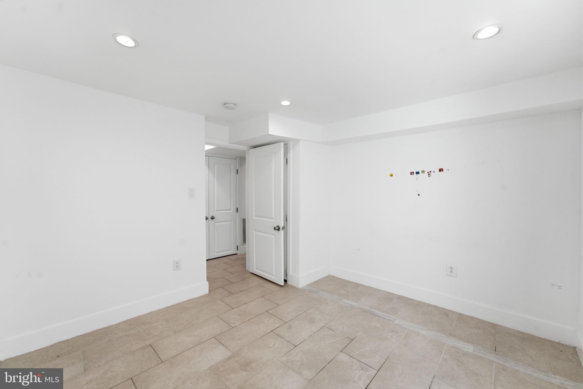 KENT VILLAGE - Residential