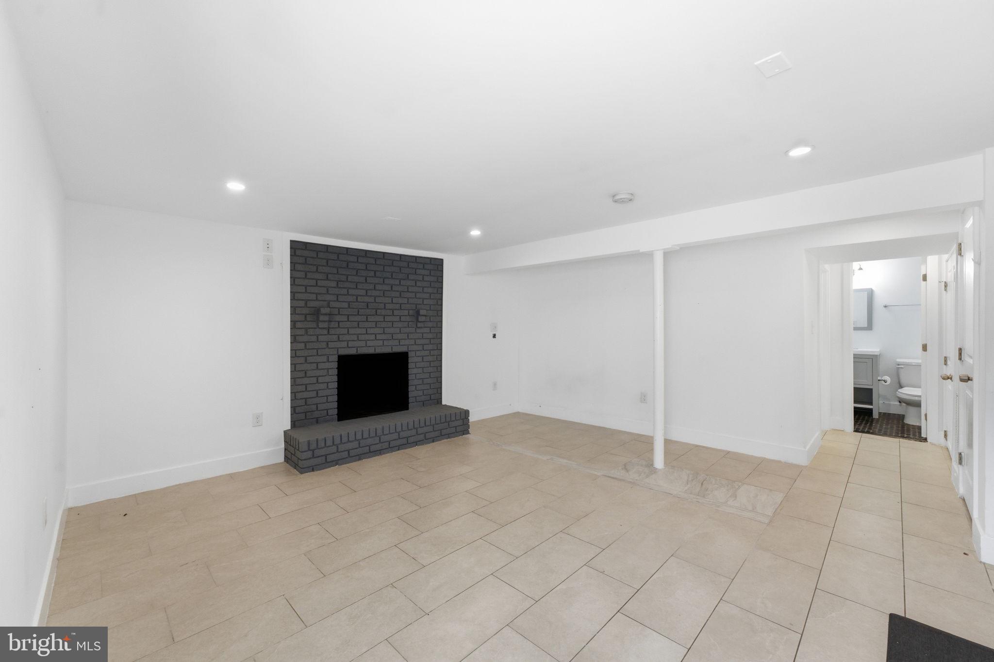 KENT VILLAGE - Residential