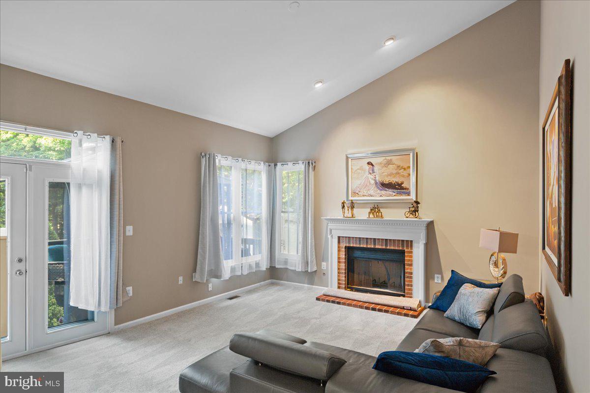 POTOMAC HUNT - Residential