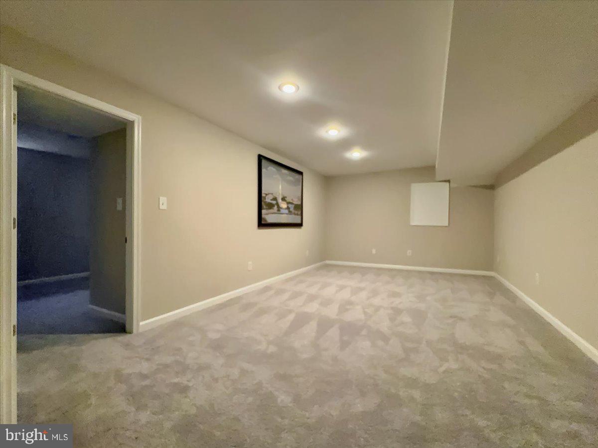 POTOMAC HUNT - Residential