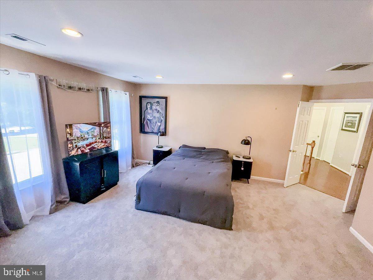 POTOMAC HUNT - Residential